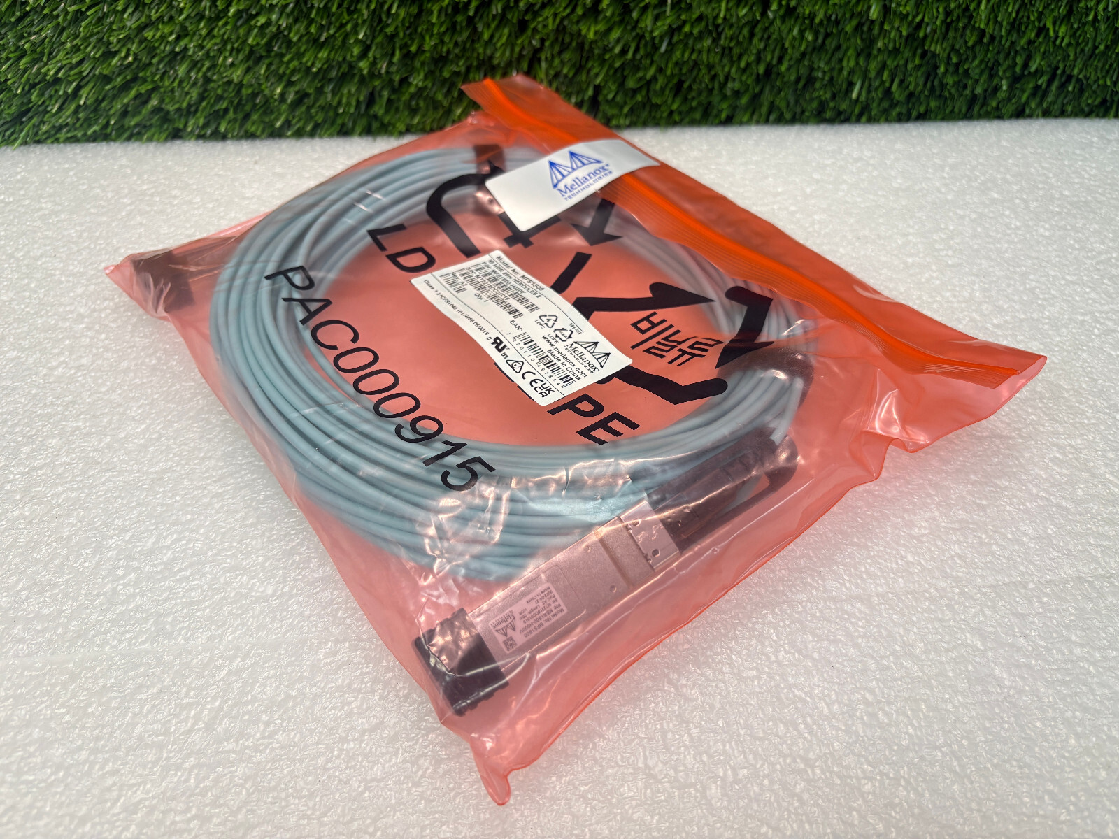 New (Sealed) | Mellanox MFS1S00-H020V / MFS1S00 QSFP56 Fiber Optic Network Cable