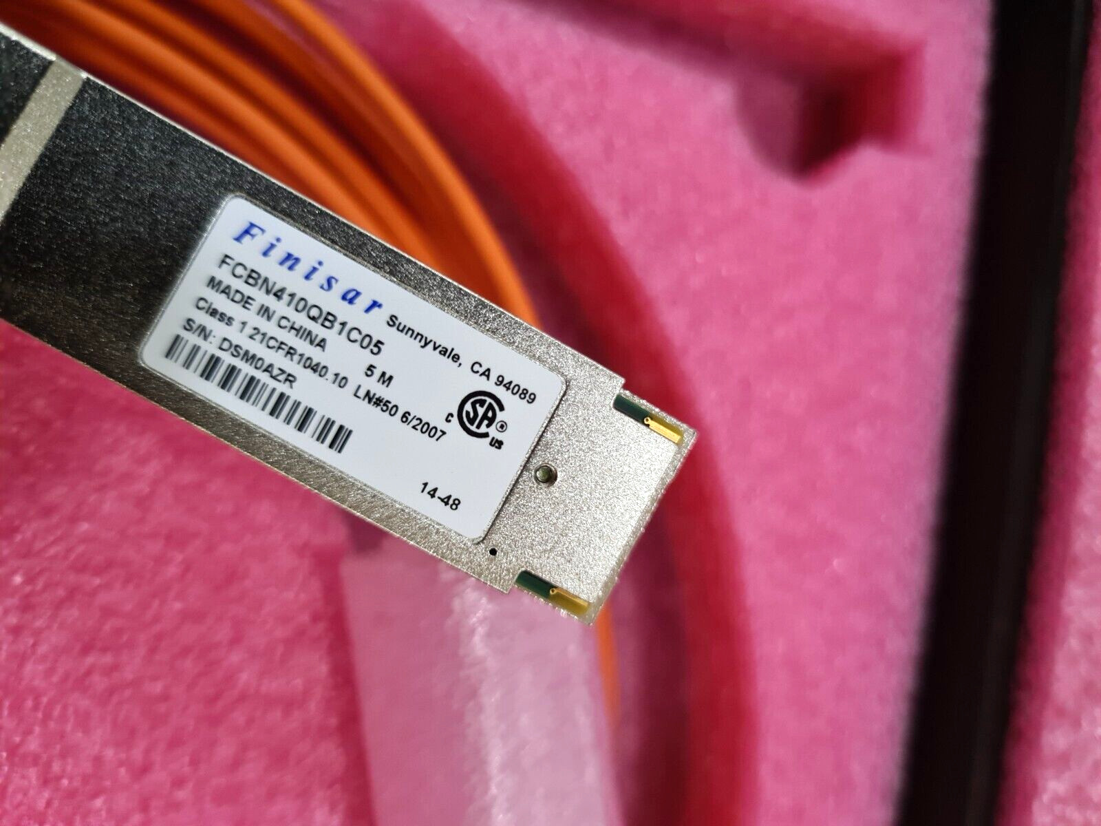 Finisar 5m 40Gb/s QSFP+ AOC New FCBN410QB1C05 By Dhl Express.