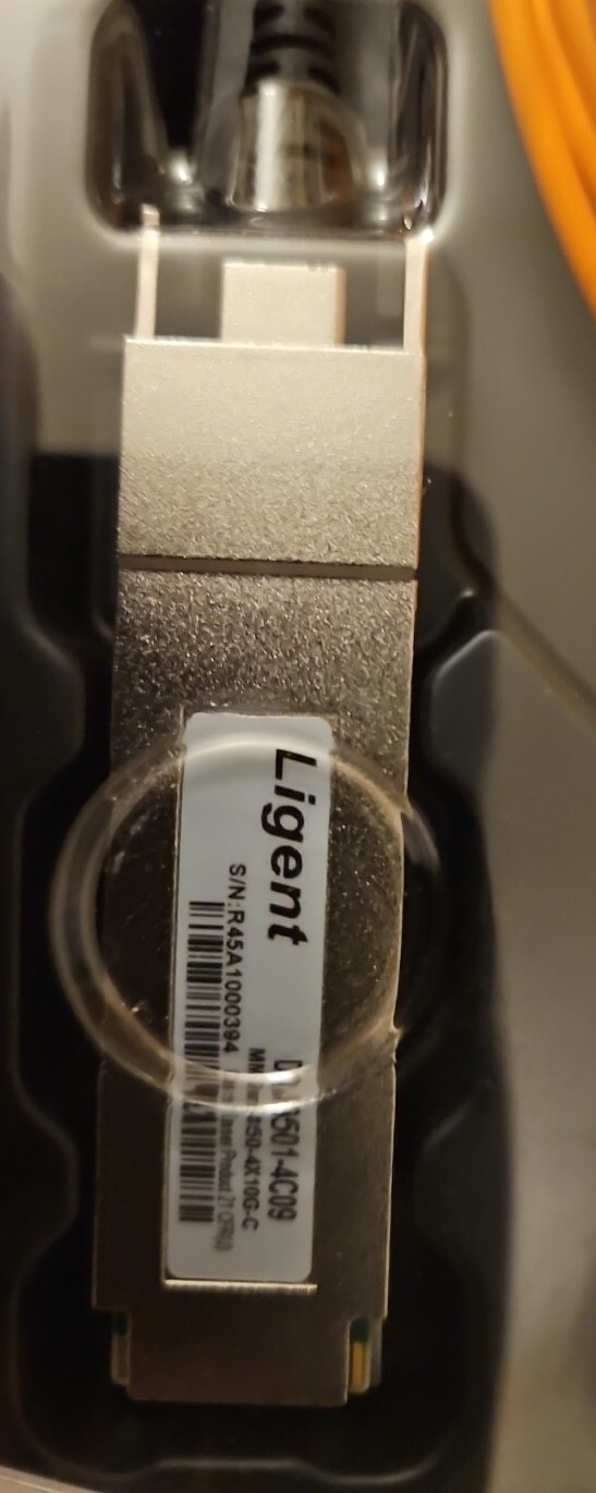 LIGENT DQF850-4C09 MM-9M 850 4X10G-C FIBER OPTIC CABLE