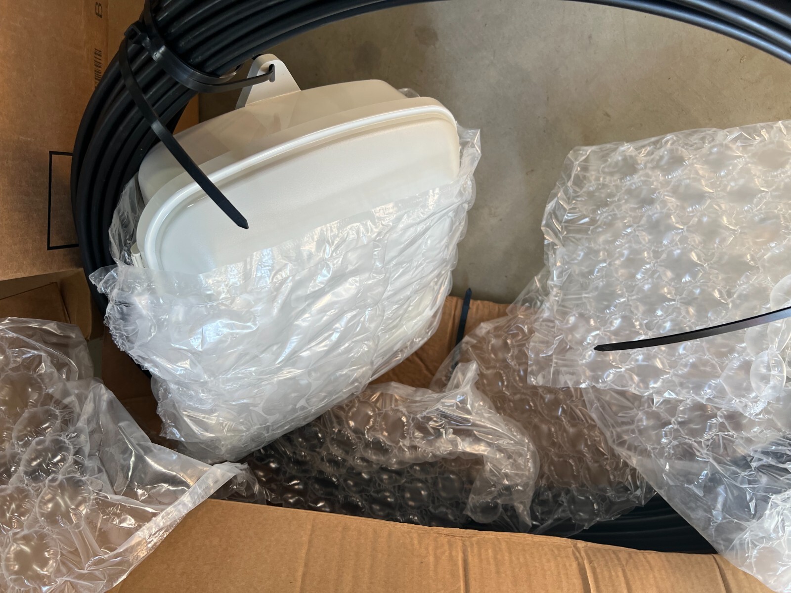 Corning Fiber Optic Cable MDU Multi-Dwelling Unit 24F, SCUPC, SST RIBBON 300FT