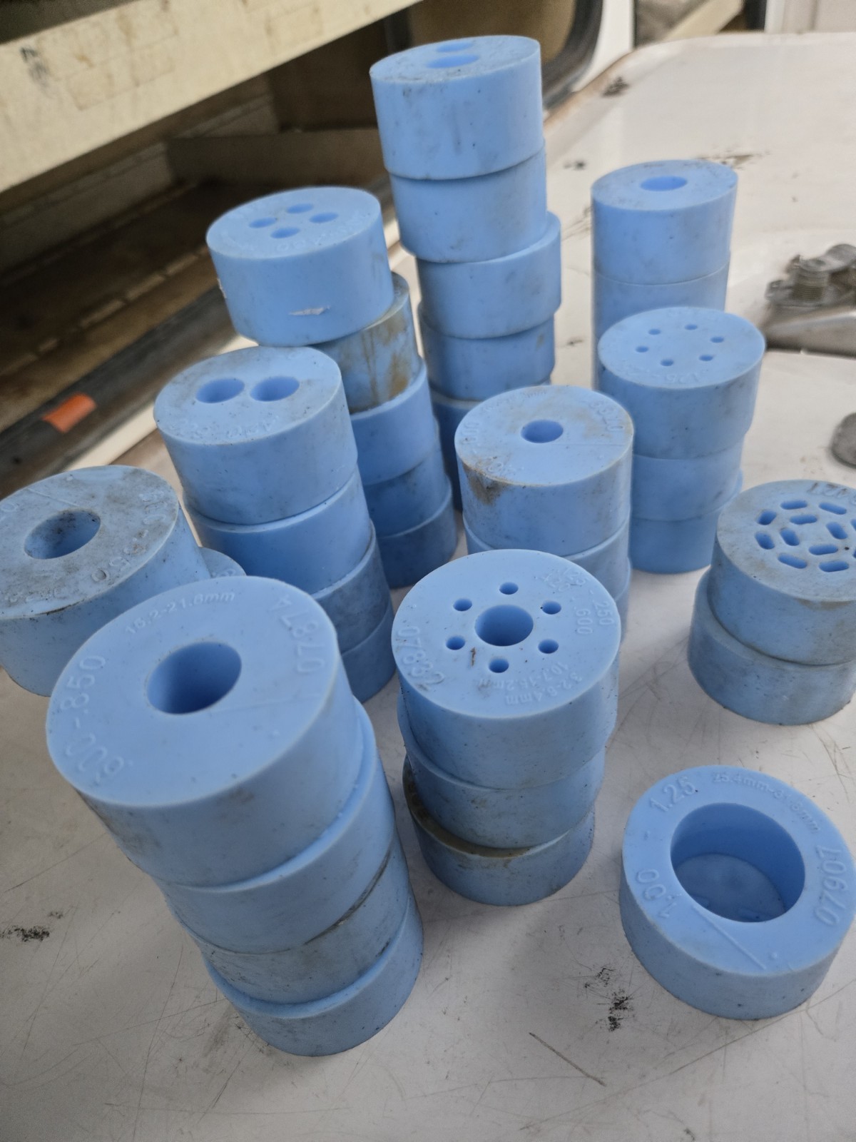 Coyote Fiber Optic Silicone Gromet Lot Of 39