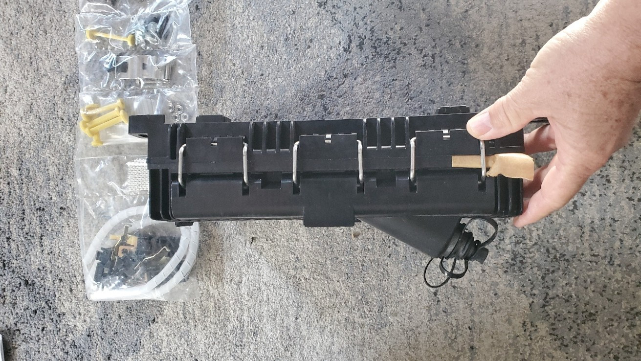 CommScope Fiber Optic Mini-OTE 300 Enclosure 760256493 1X4 Splitter OCC1P-10400
