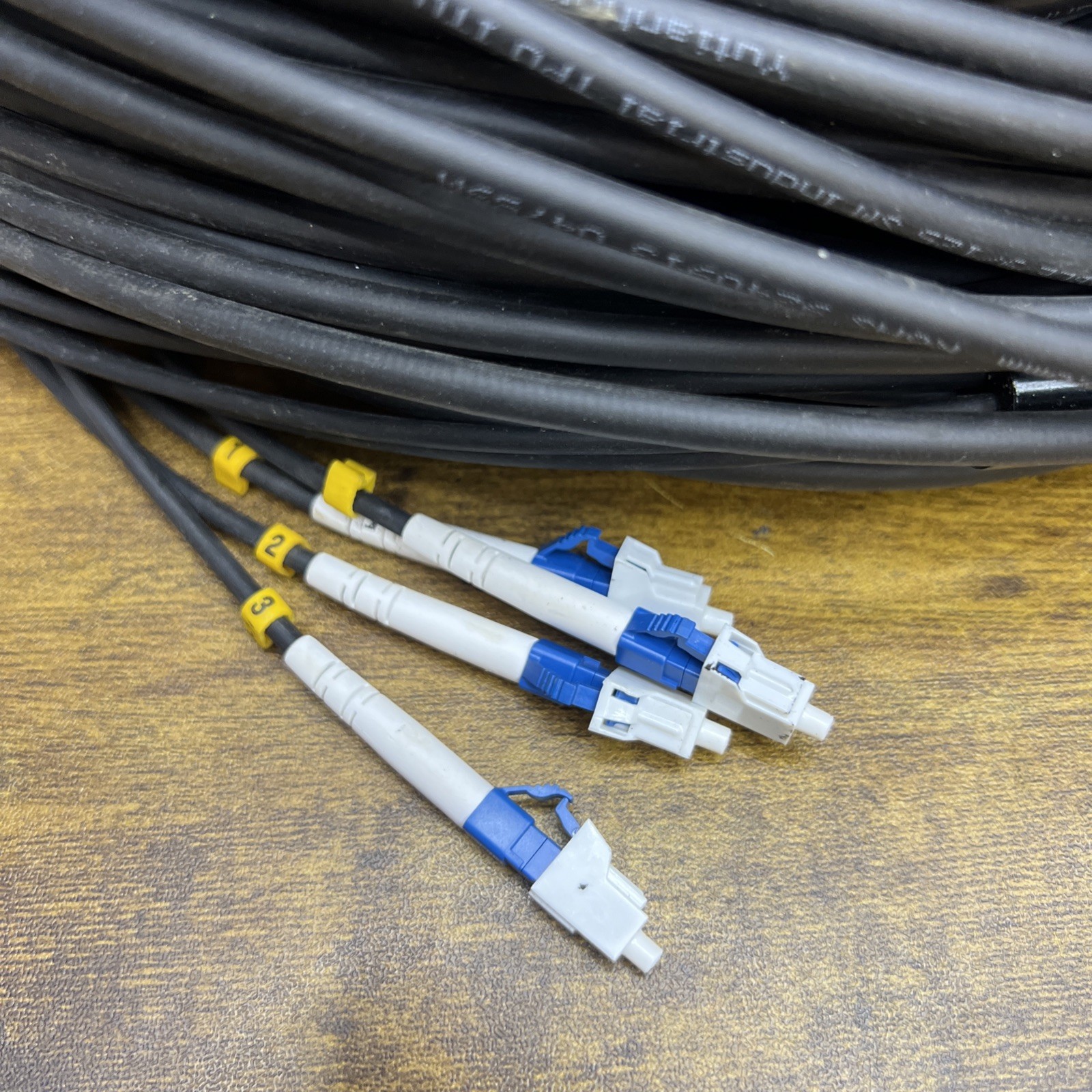 250 Meters 4 Core Industrial TPU Outdoor Armored Fiber Optic Cable