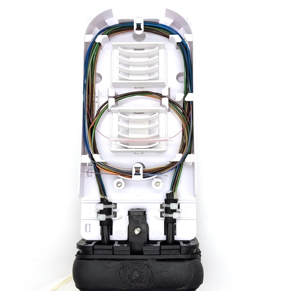 2 In, 4 Out – Indoor/Outdoor Burial Patch & Splice Fiber Enclosure Up to 24 Core
