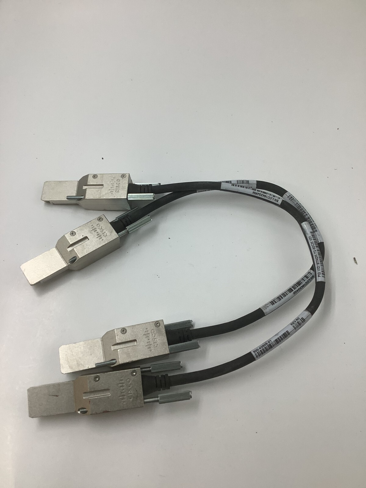 QTY 2 Cisco Systems Genuine STACK-T2-50CM V01 Stackwise Stacking Cables Black