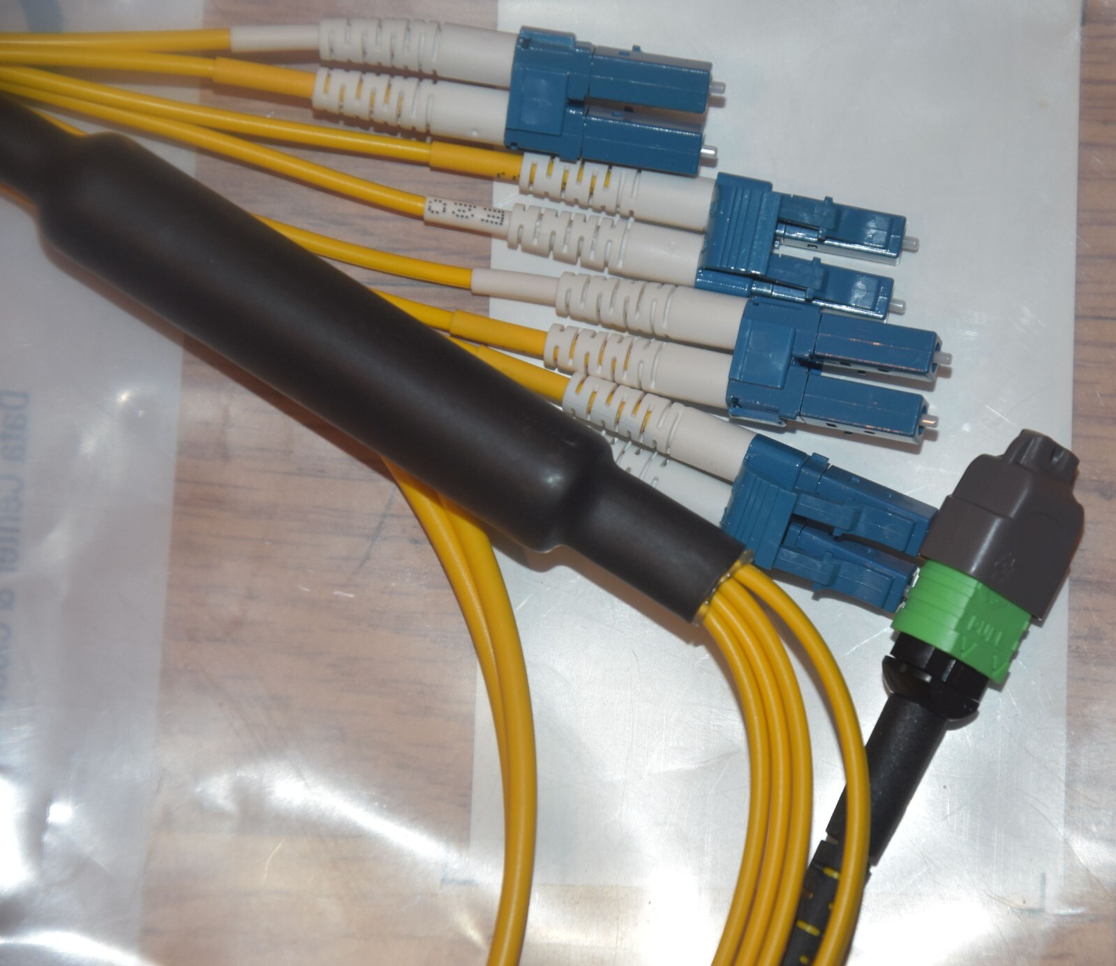 MTP 8 core F to 4x LC Fiber Optic Breakout Cable, Single Mode 2M (6.5ft) TESTED