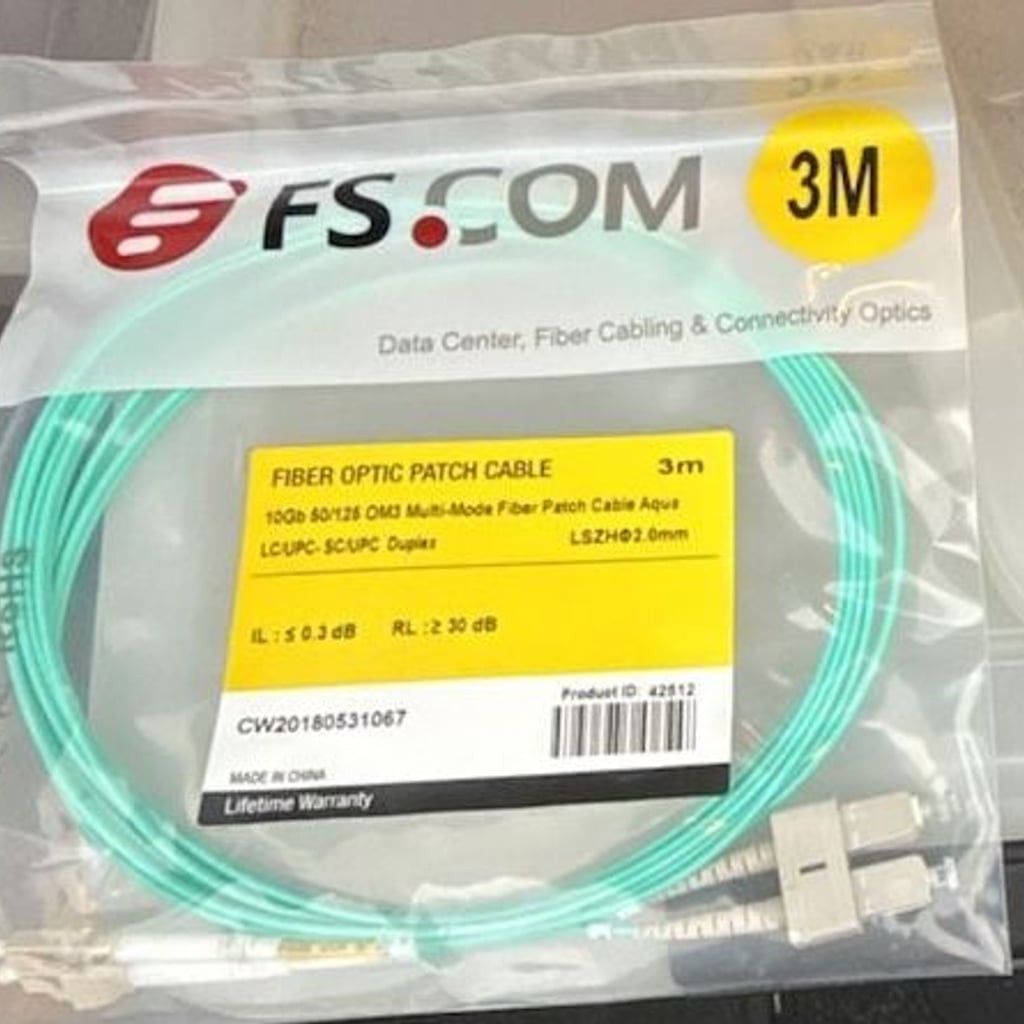 FS.COM 3M 10Gb 50/125 OM3 Multi-Mode Fiber Patch Cable Aqua LC/UPC-SC/UPC Duplex