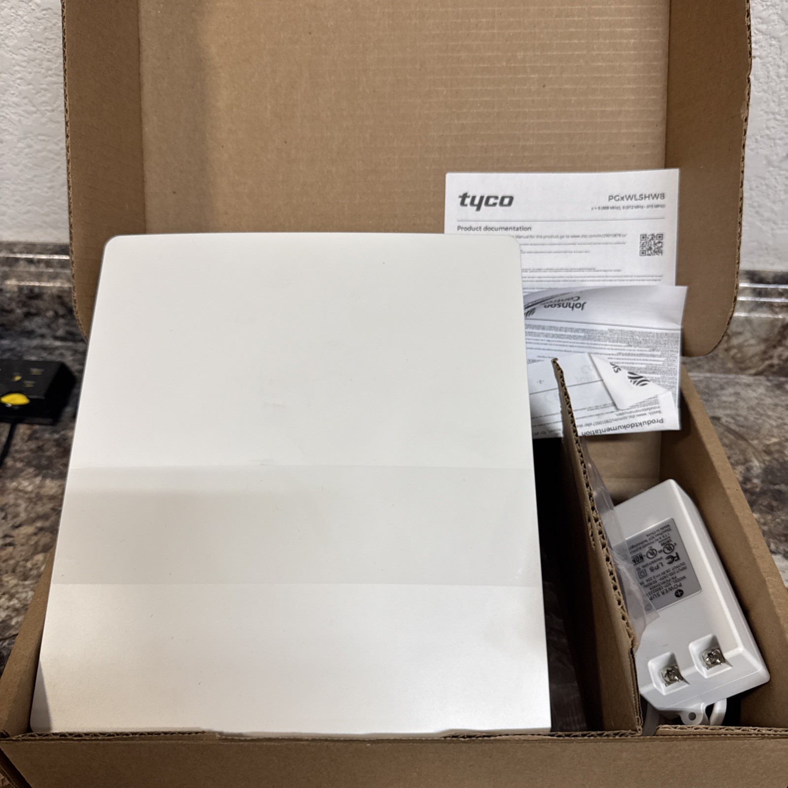 Tyco (DSC) PGxWLSHW8 PowerG wired-to-wireless converter and expansion module