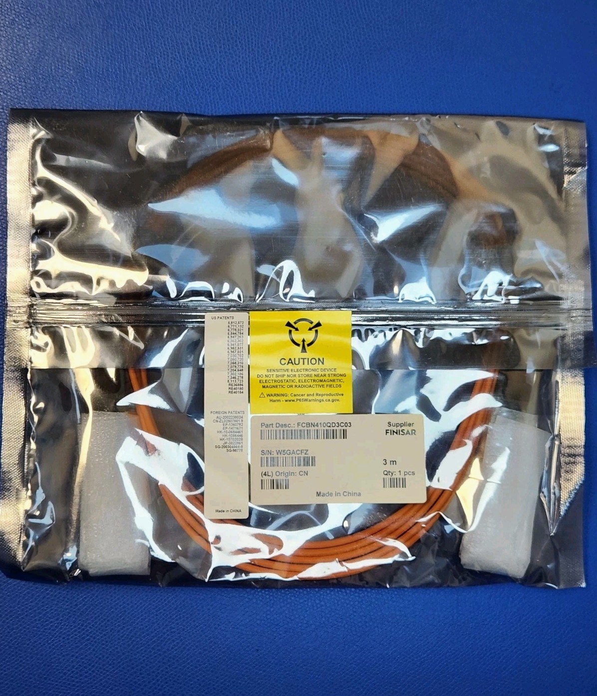 Finisar 3m 40Gbps QSFP+ Active Optical Cable FCBN410QD3C03 3m Cisco compatible