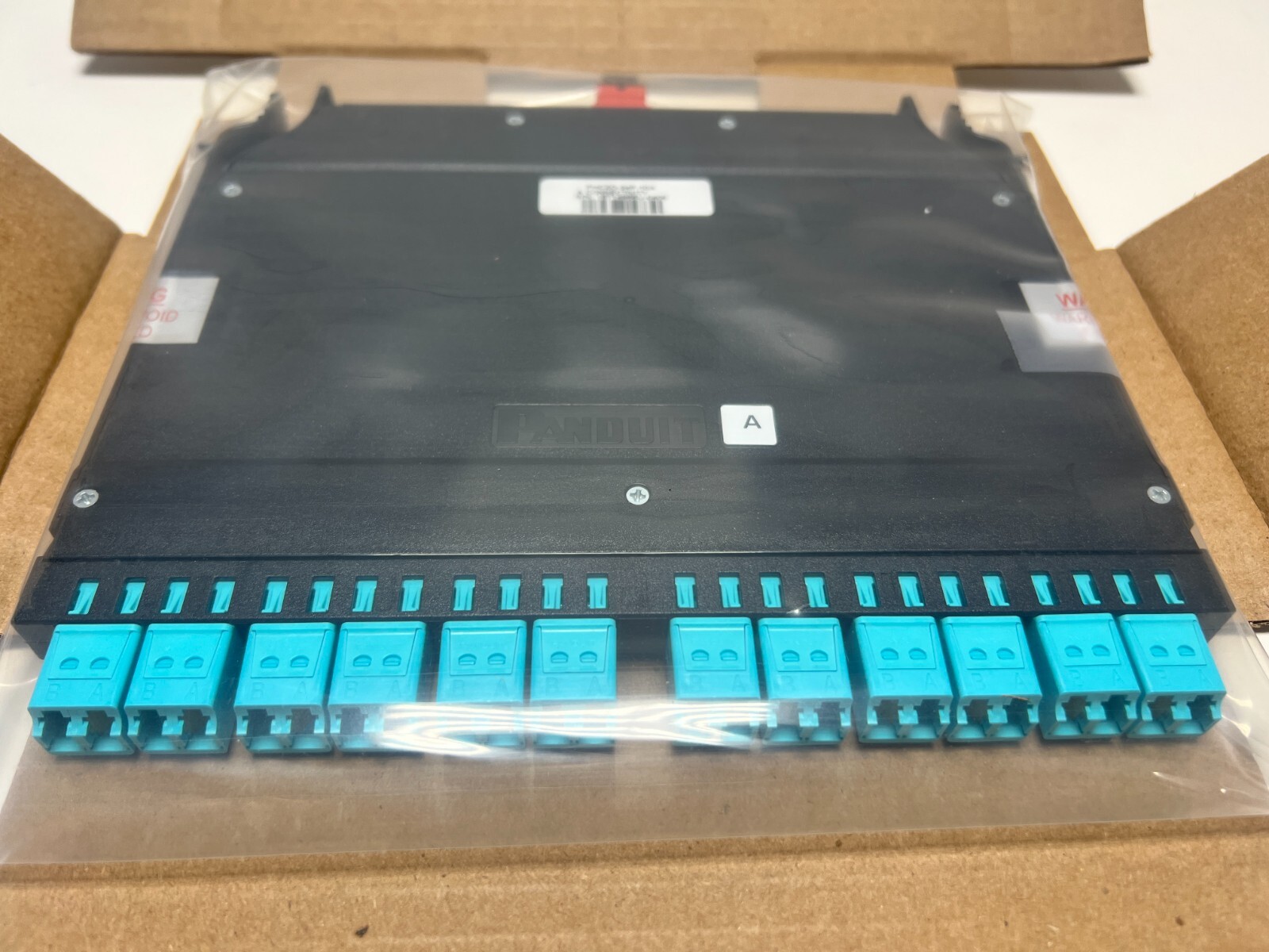 PANDUIT HDFlex Cassette OM4 12-Port Duplex LC to (1) 24-fiber MPO FHCZO-24F-10A