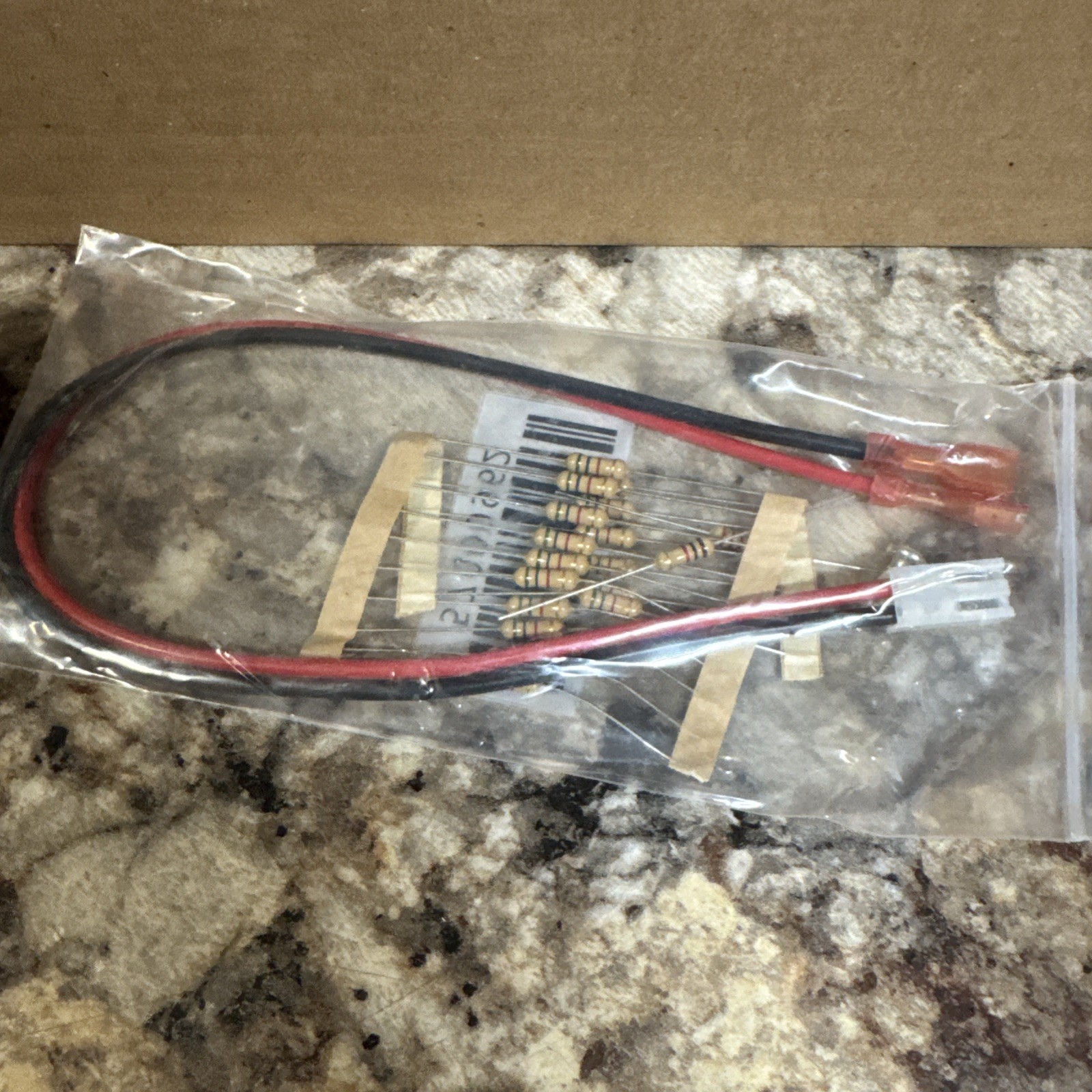 Tyco (DSC) PGxWLSHW8 PowerG wired-to-wireless converter and expansion module
