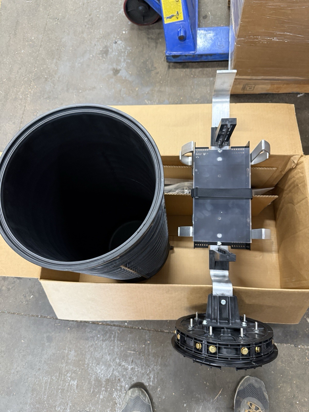 PLP COYOTE Fiber Optic Dome Closure 9.5″x28″ Ribbon 800015076 Performed Line NEW