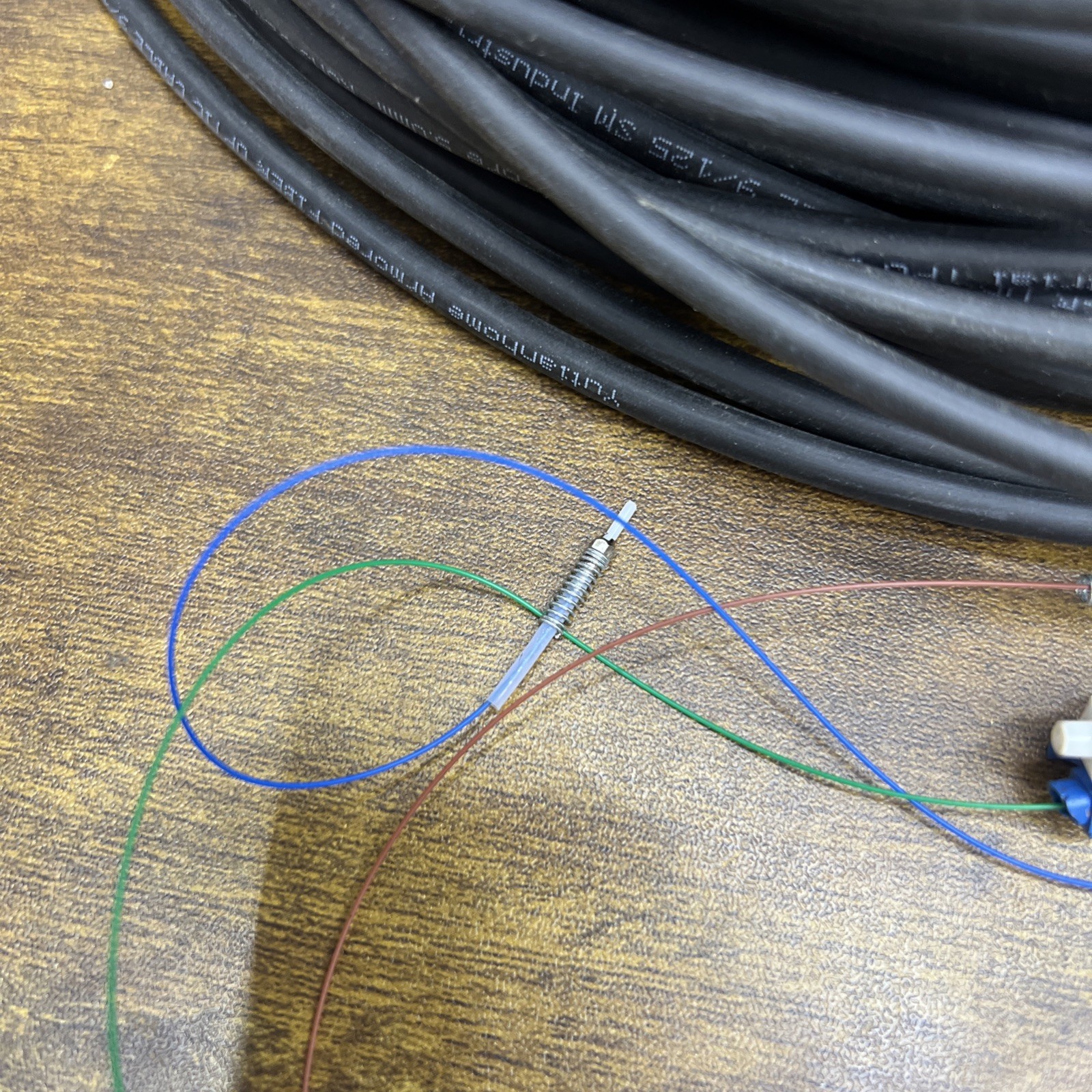 250 Meters 4 Core Industrial TPU Outdoor Armored Fiber Optic Cable