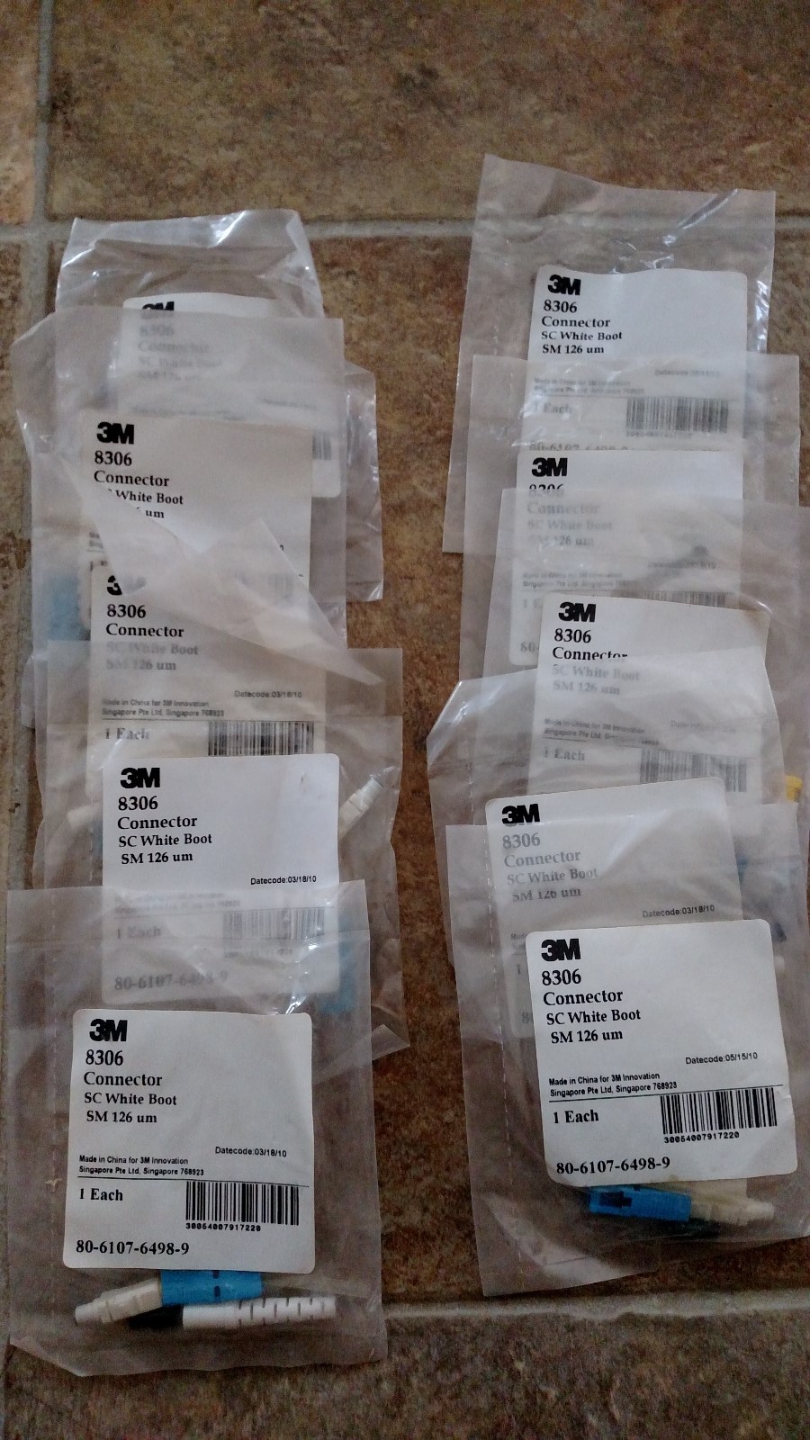 3M 8306 Epoxy Jacketed SC Connector; Singlemode, 126 um, Blue/White Boot, Qty 10