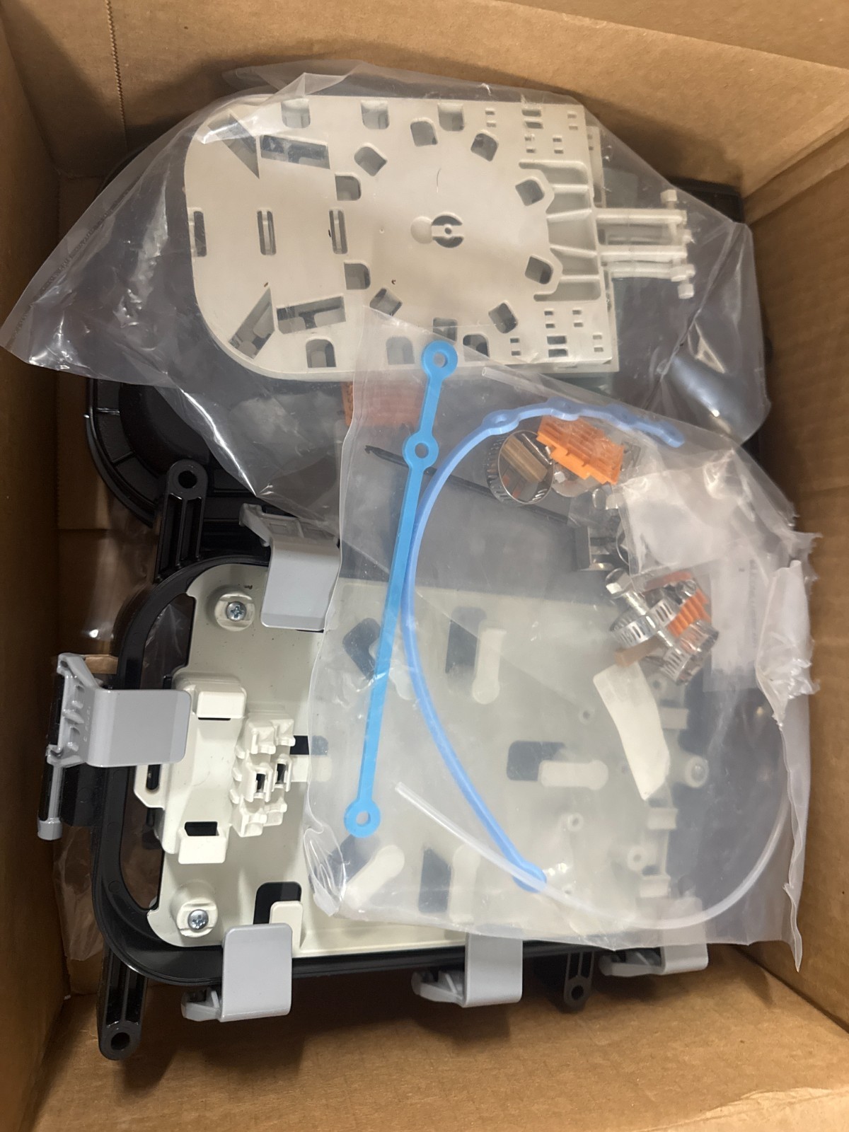 PLP COYOTE FIBER CABLE CLOSURE W/ 2 SHALLOW COVERS MODEL STPXL-ETC-001