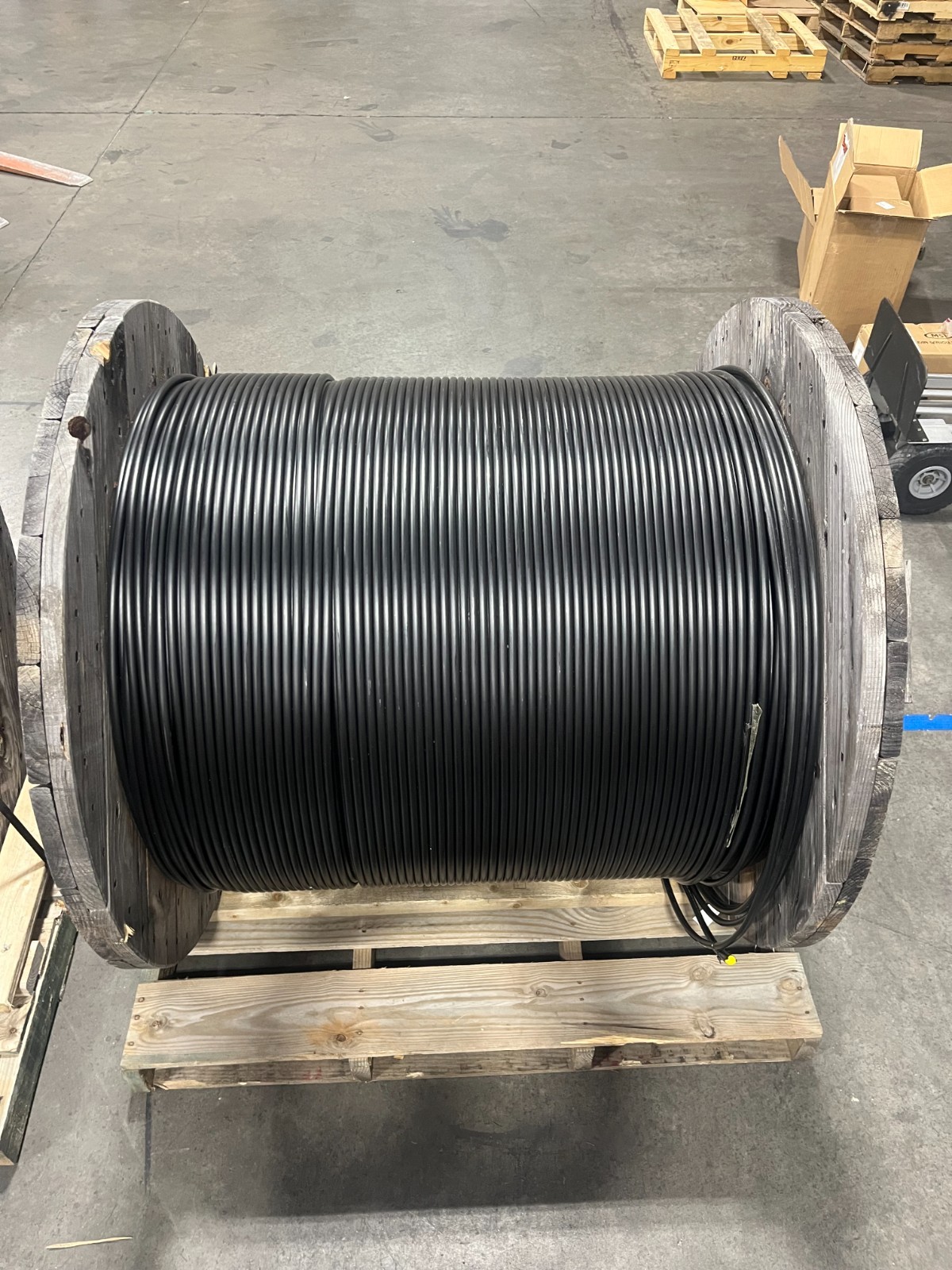 024ZUC-T4F22D20 – Corning 24 Strand Singlemode OSP SJSA-Armored – 1000ft