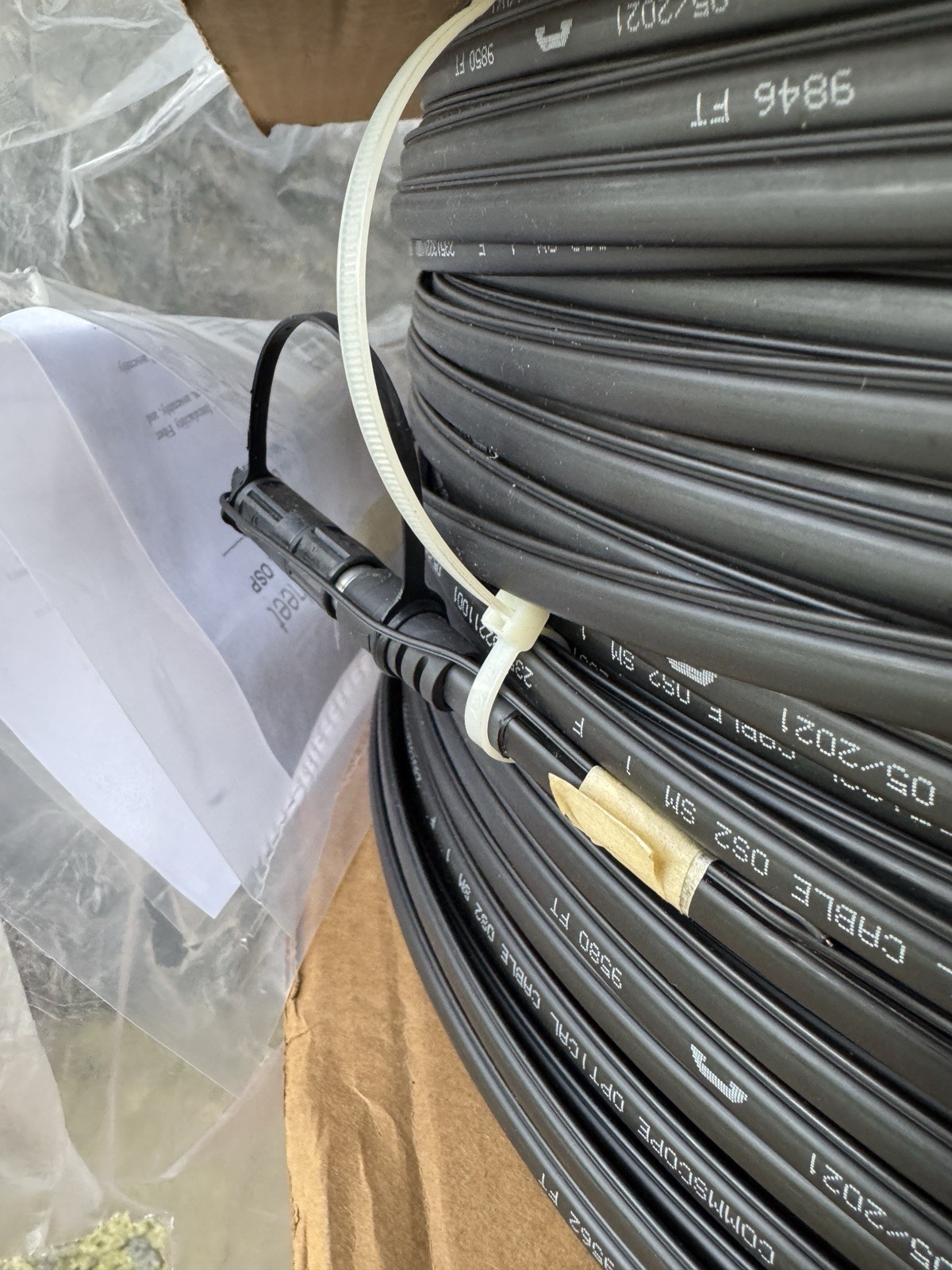 1000 FT Commscope optical cable os2 sm. FHD XX1B 1000FL new in open box
