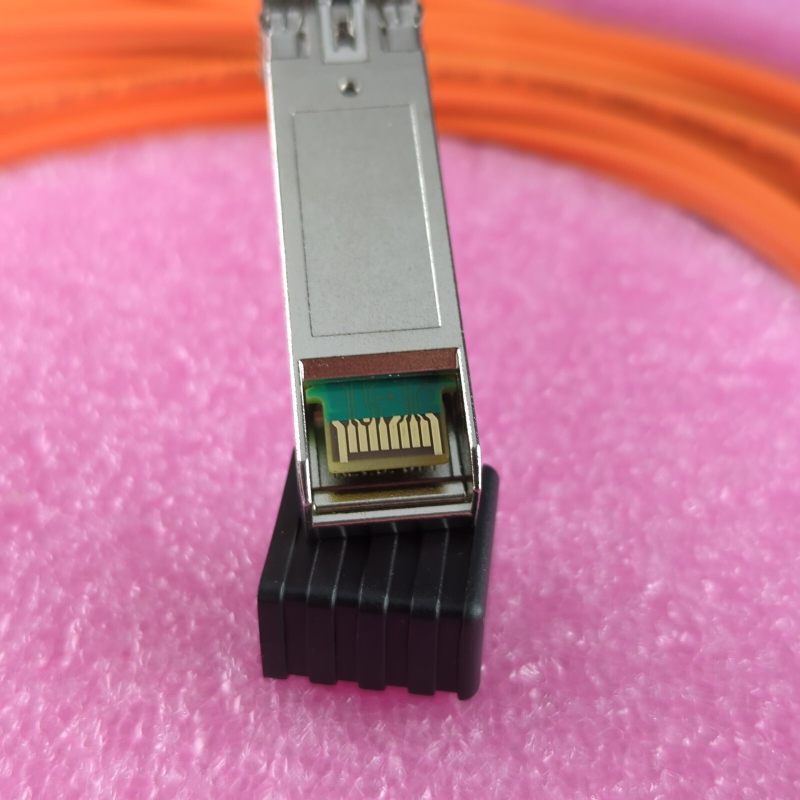 Coherent Finisar 4x10Gb/s QSFP-4xSFP+ 3m Breakout Active Optical Cable (AOC)