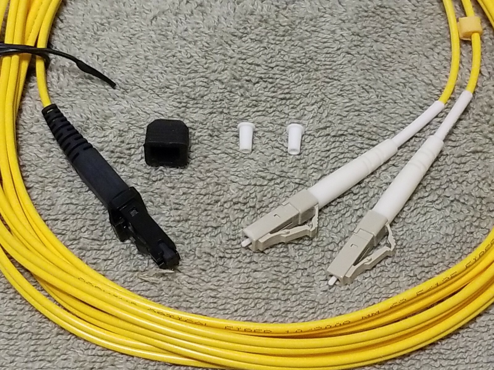Fiber Optic MTRJ-LC MM 62.5 DUPLEX 2.0mm, 3Mtrs.PVC P/N: ZN-MTRJLC62-003mtr-YE