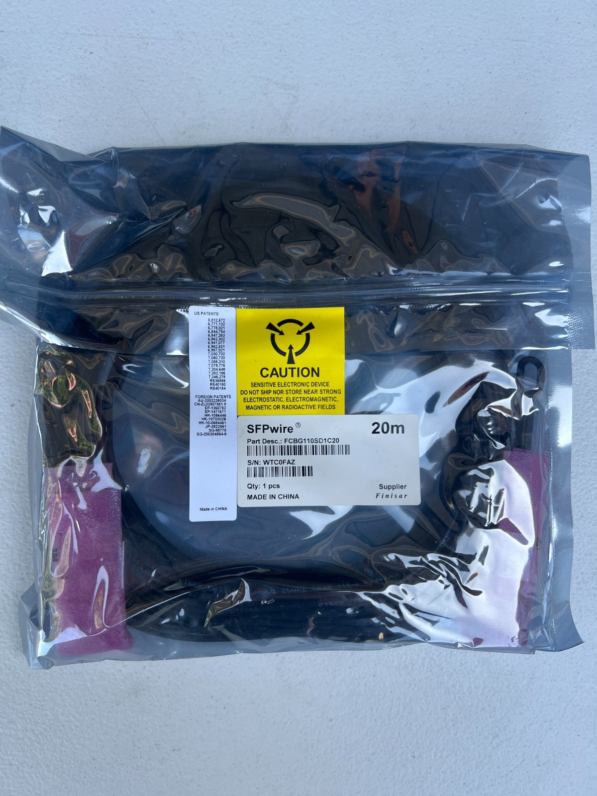 10G SFP+ AOC Cable 20m Finisar FCBG110SD1C20 Active Optical