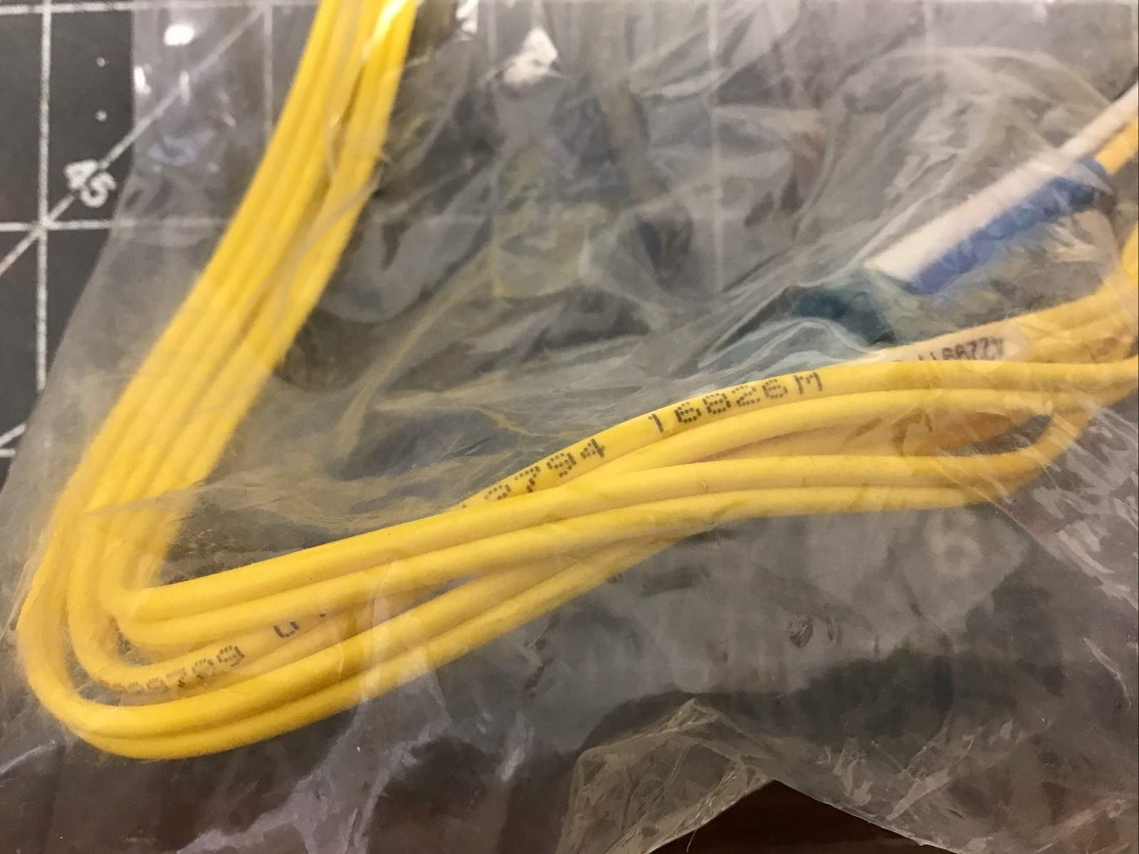 Corning Optimum Fiber optics 12D1-1-02 6.5 Ft (LN61P)