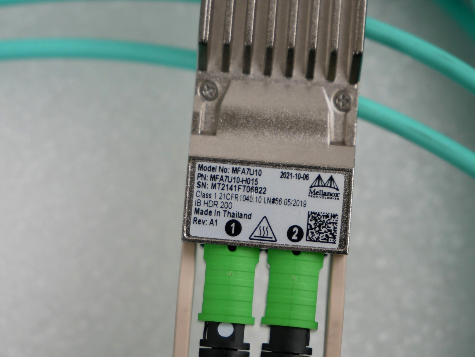 Mellanox MFA7U10-H015 400G OSFP to 2x 200G QSFP56 15m HDR Optical Splitter Cable