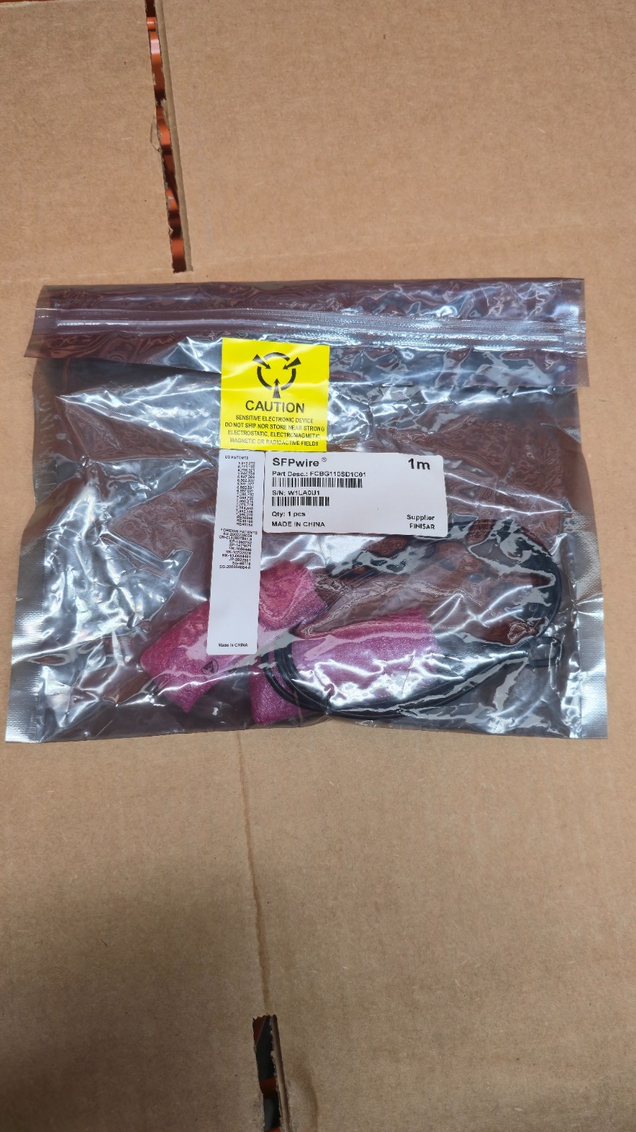 Finisar SFPwire FCBG110SD1C01 10G SFP+ Active Optical Cable AOC 1m Sealed New