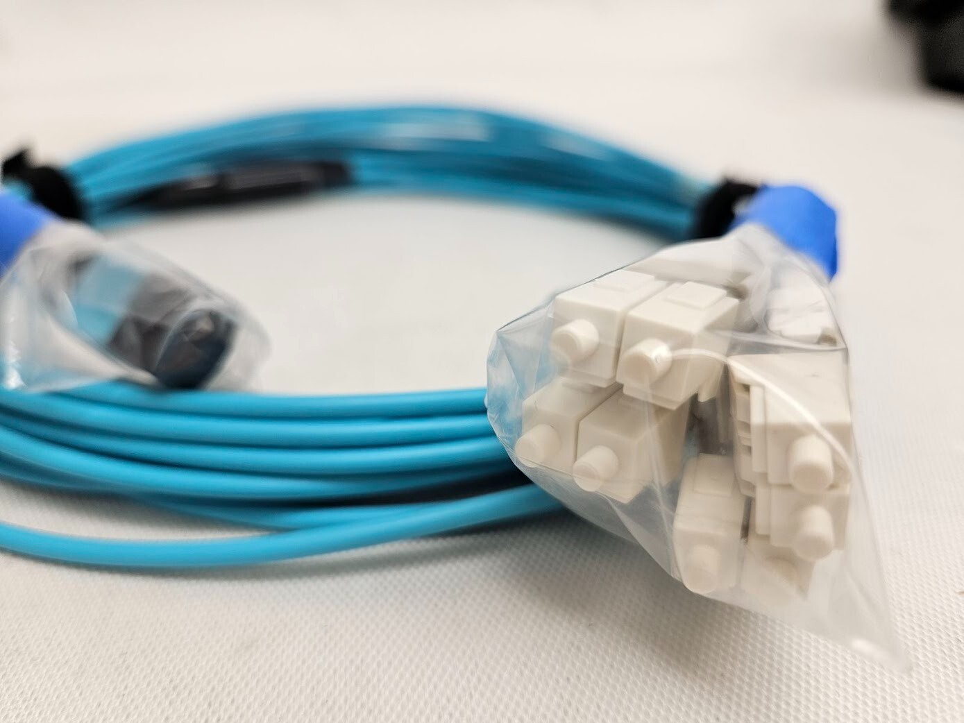 GREAT*** ENCONNEX QSFP 8F to 4X LC ECX-MTLC1-388P11X8-5M FIBER PATCH CABLE!!!