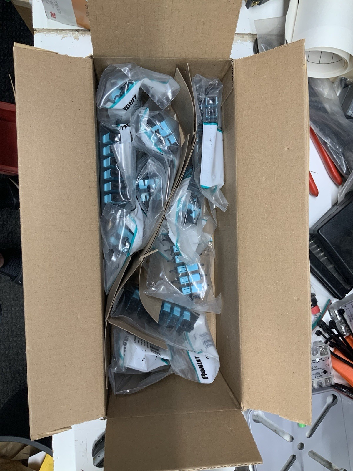 Panduit FAP6WAQDSCZ 12 PORT SC T0 SC panel Mount Pass Through Connecter