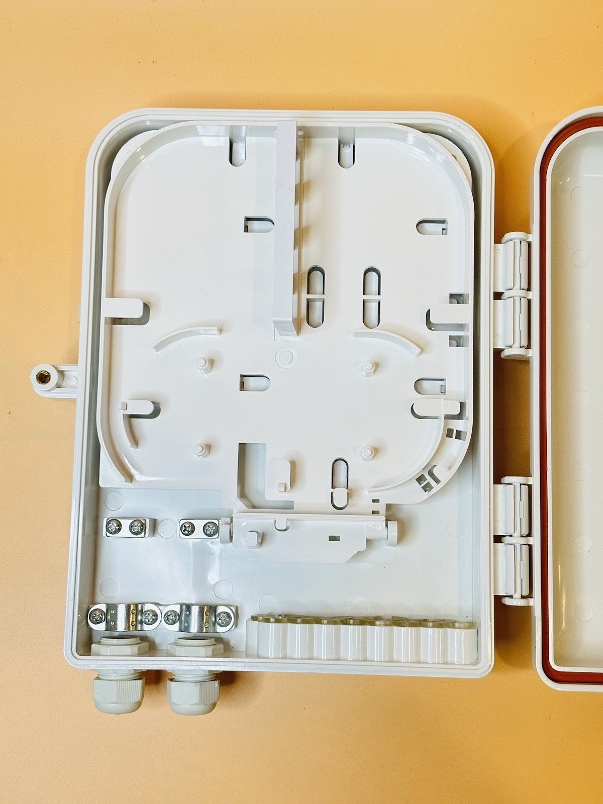 16 Core Outdoor Fiber Optic Distribution Box FDB Wall Mount FTTH Enclosure