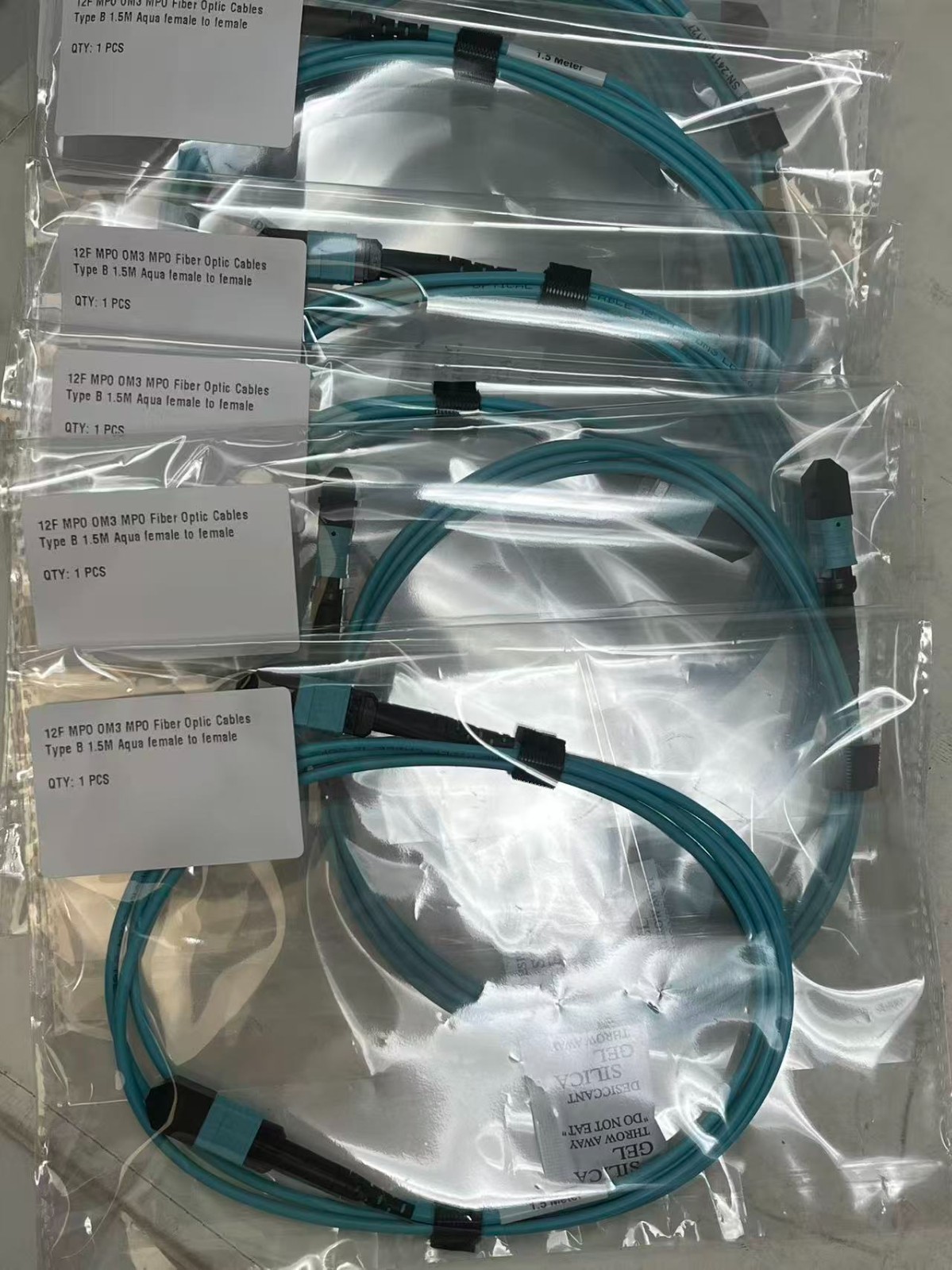 Lot of 5， 12F MPO OM3 MPO Fiber Optic Cables Type B 1.5M Aqua female to female
