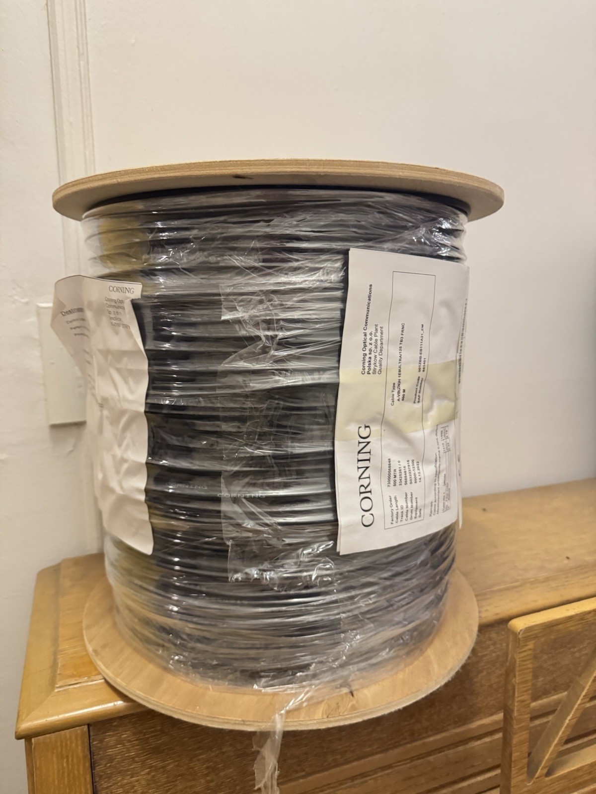 NEW Corning Singlemode Fiber Optic Cable OS2 500m 1640ft Black Indoor/Outdoor