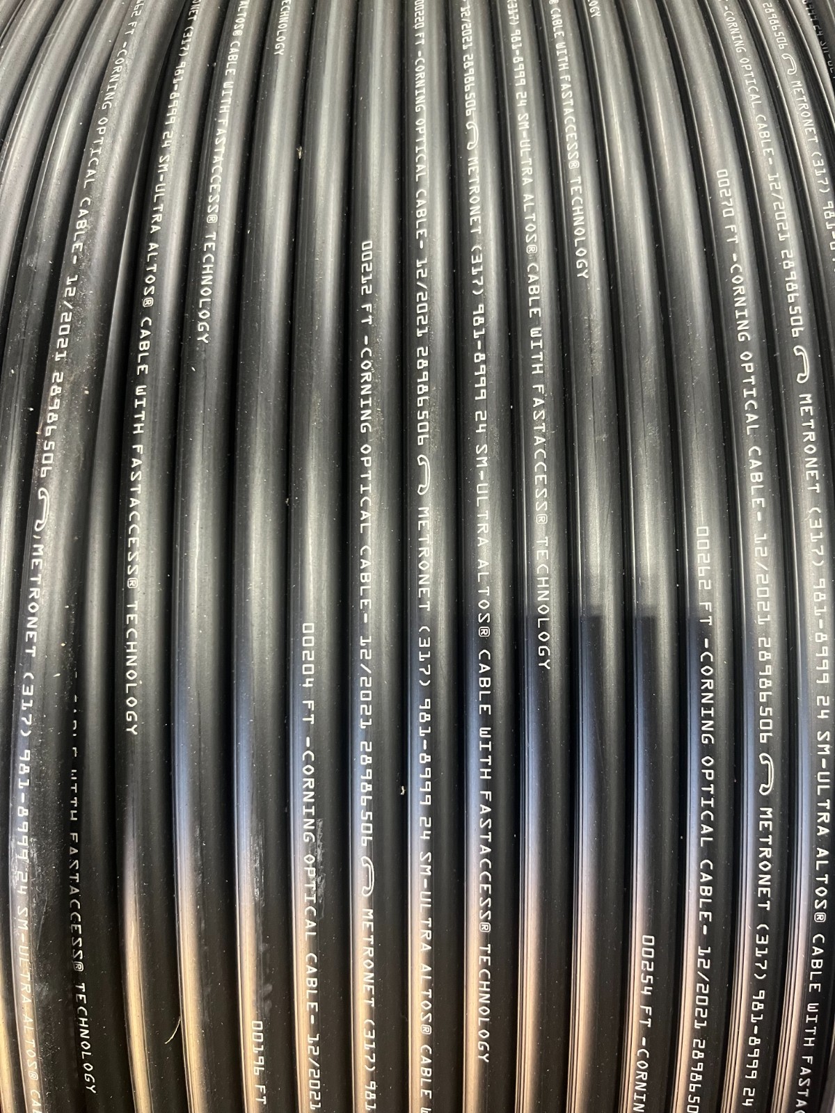 024ZUC-T4F22D20 – Corning 24 Strand Singlemode OSP SJSA-Armored – 1000ft