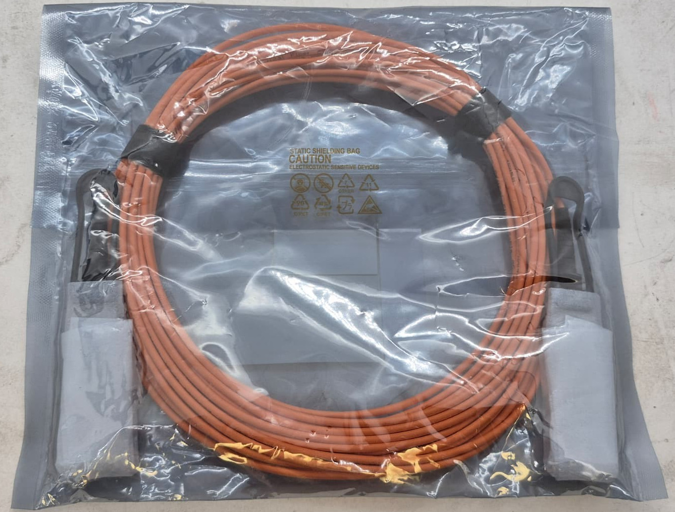 Finisar FCBN410QD3C10 4X10G QSFP Active Optical Cable 10m