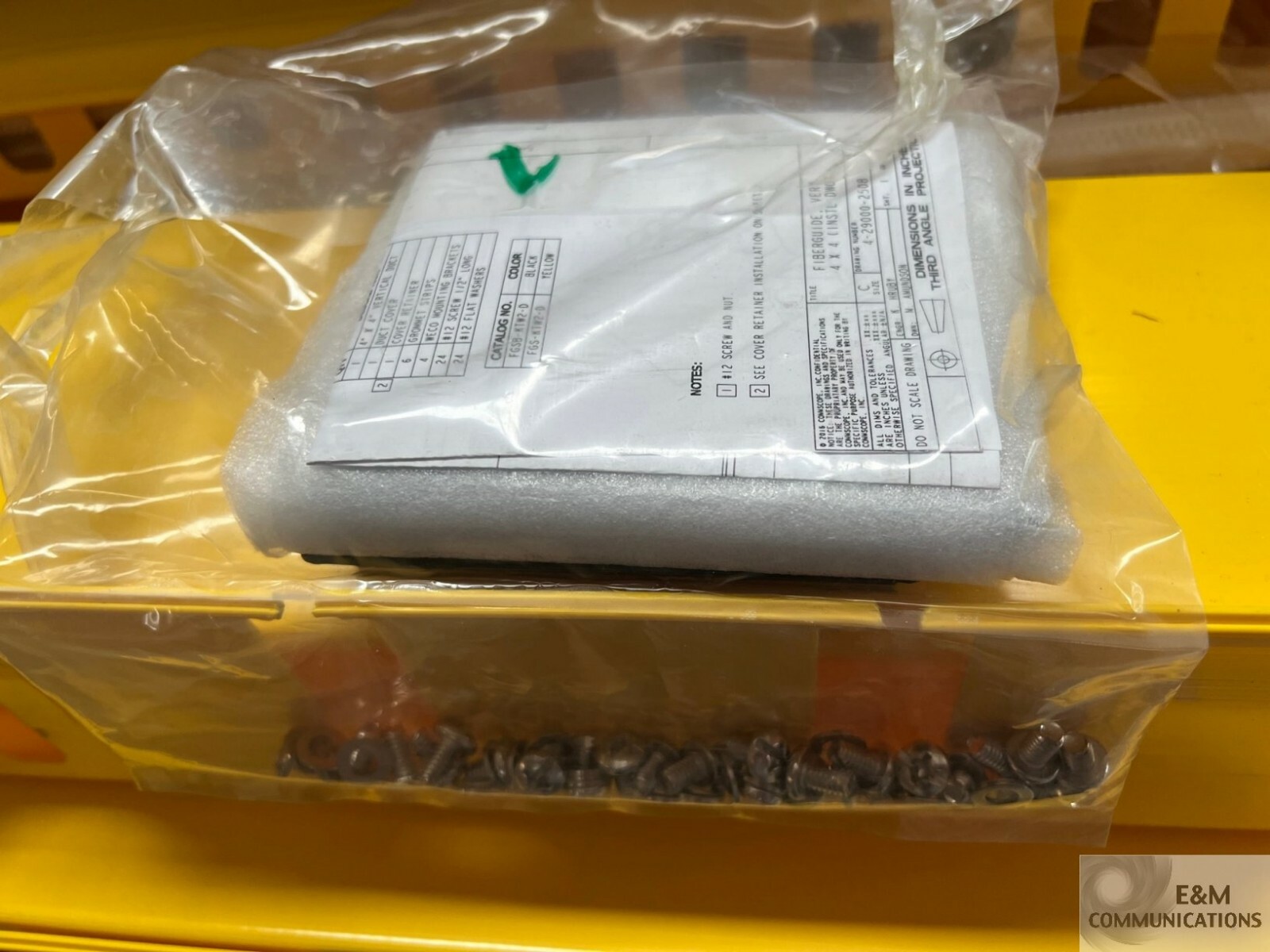 NEW FGS-KTW2-D ADC TE COMMSCOPE 4×4 VERTICAL 3″ SLOTTED DUCT KIT 6 FT YELLOW
