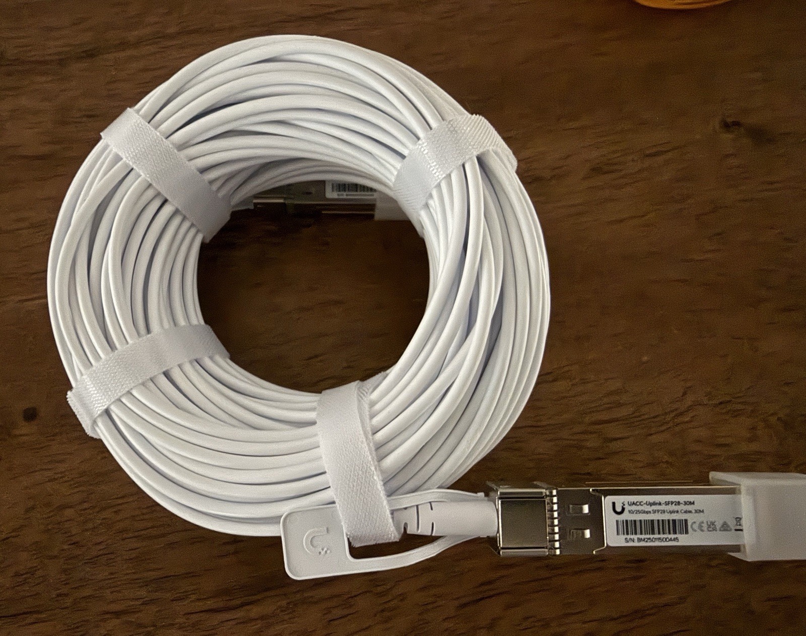 UniFi – Ubiquiti UACC-Uplink SFP28-30 SFP+ to SFP+ Direct Attach Fiber Cable 30M