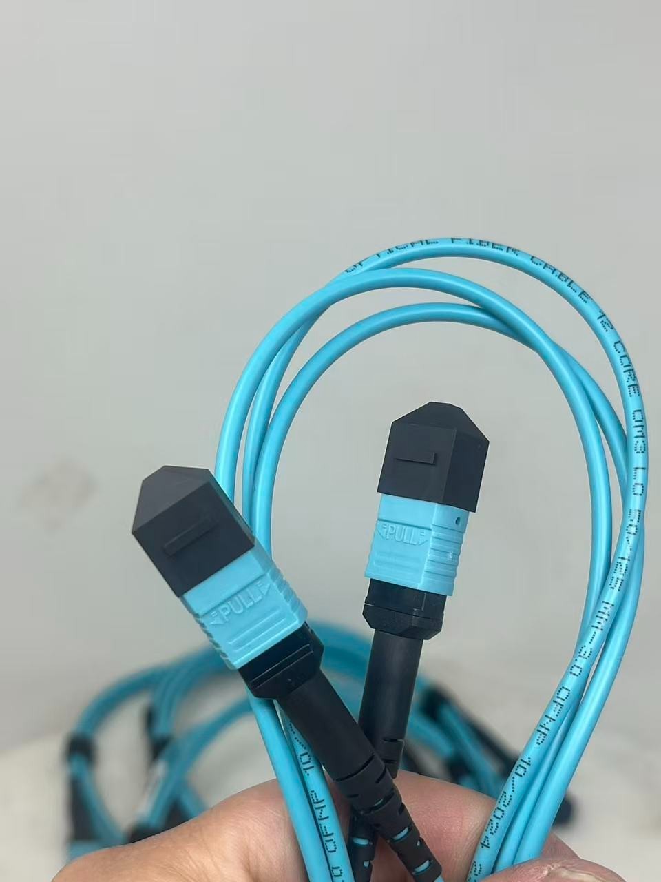 20PCS ， 12F MPO OM3 MPO Fiber Optic Cables Type B 1.5M Aqua female to female