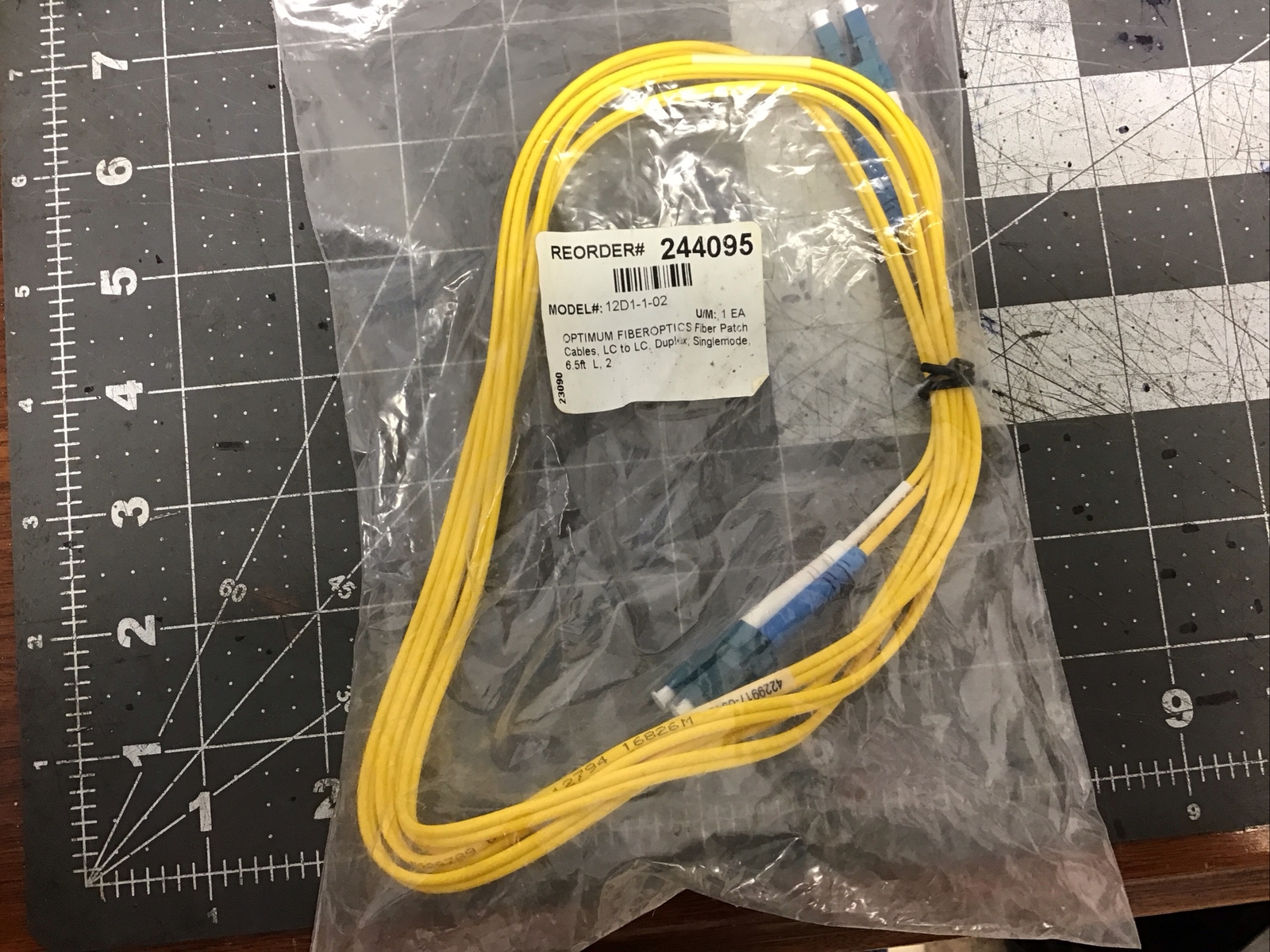 Corning Optimum Fiber optics 12D1-1-02 6.5 Ft (LN61P)