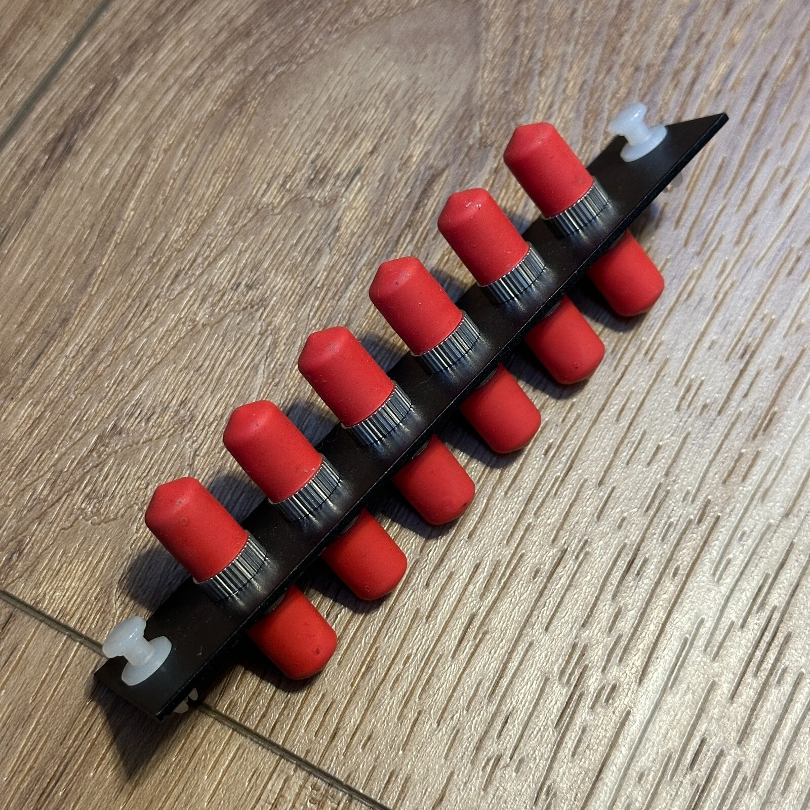 ST Multimode, Simplex, 6 Fiber Panel Red Caps
