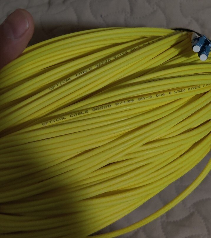 Fiber Optic Patch Cord LC/UPC – LC/UPC 122 M SM 9/125 G652D DX 3.0mm LSZH Yellow
