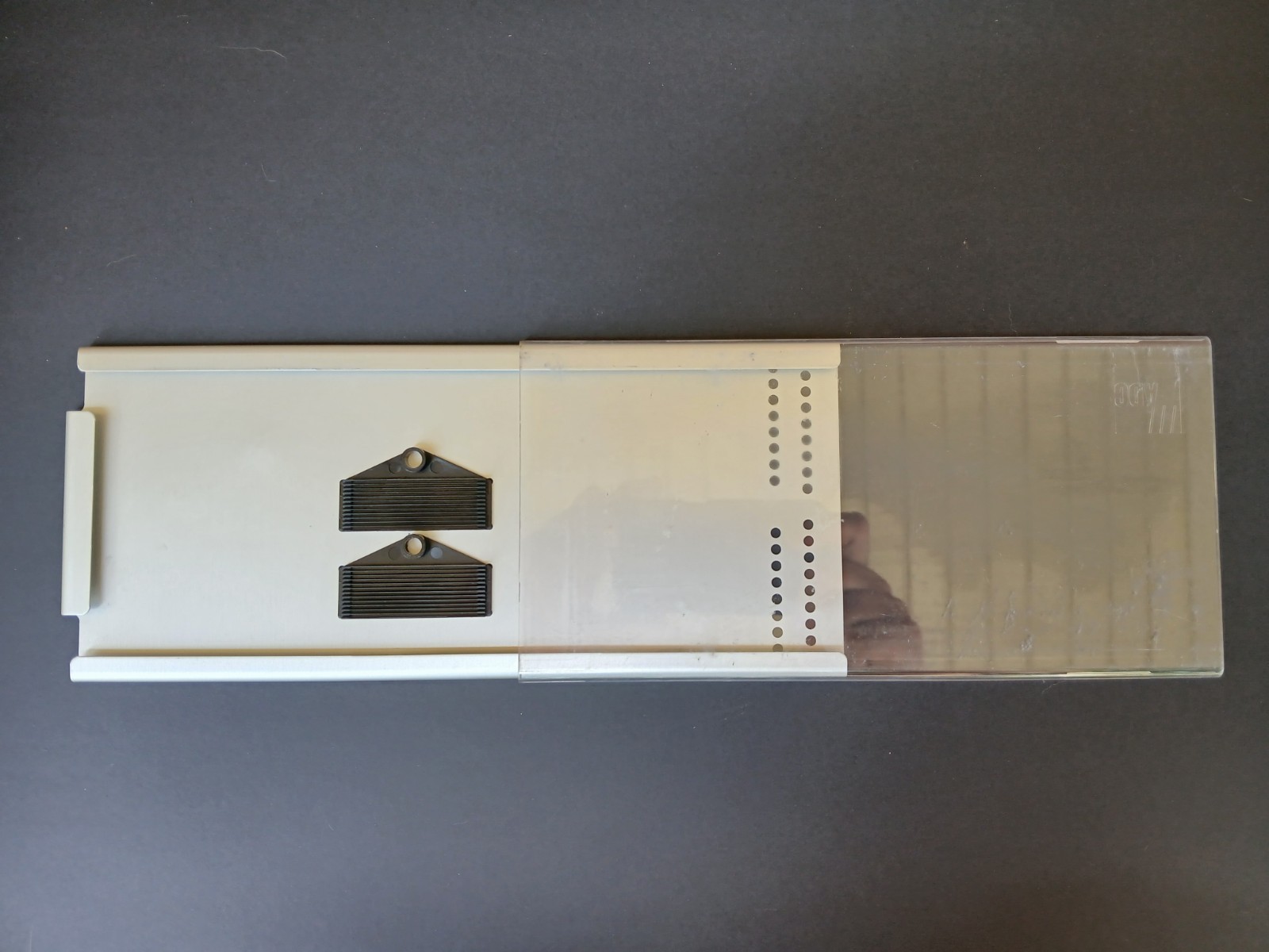 2 – ADC Fiber optics splice trays