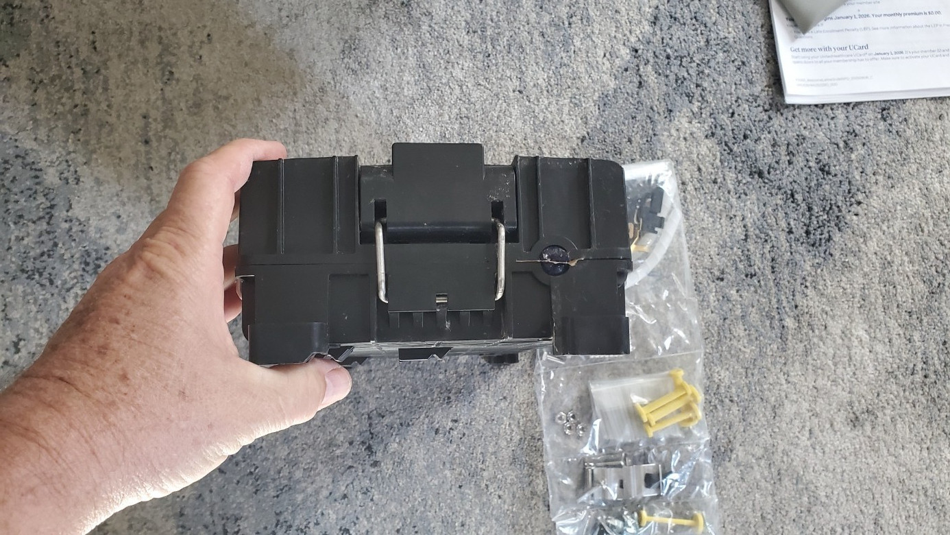 CommScope Fiber Optic Mini-OTE 300 Enclosure 760256493 1X4 Splitter OCC1P-10400