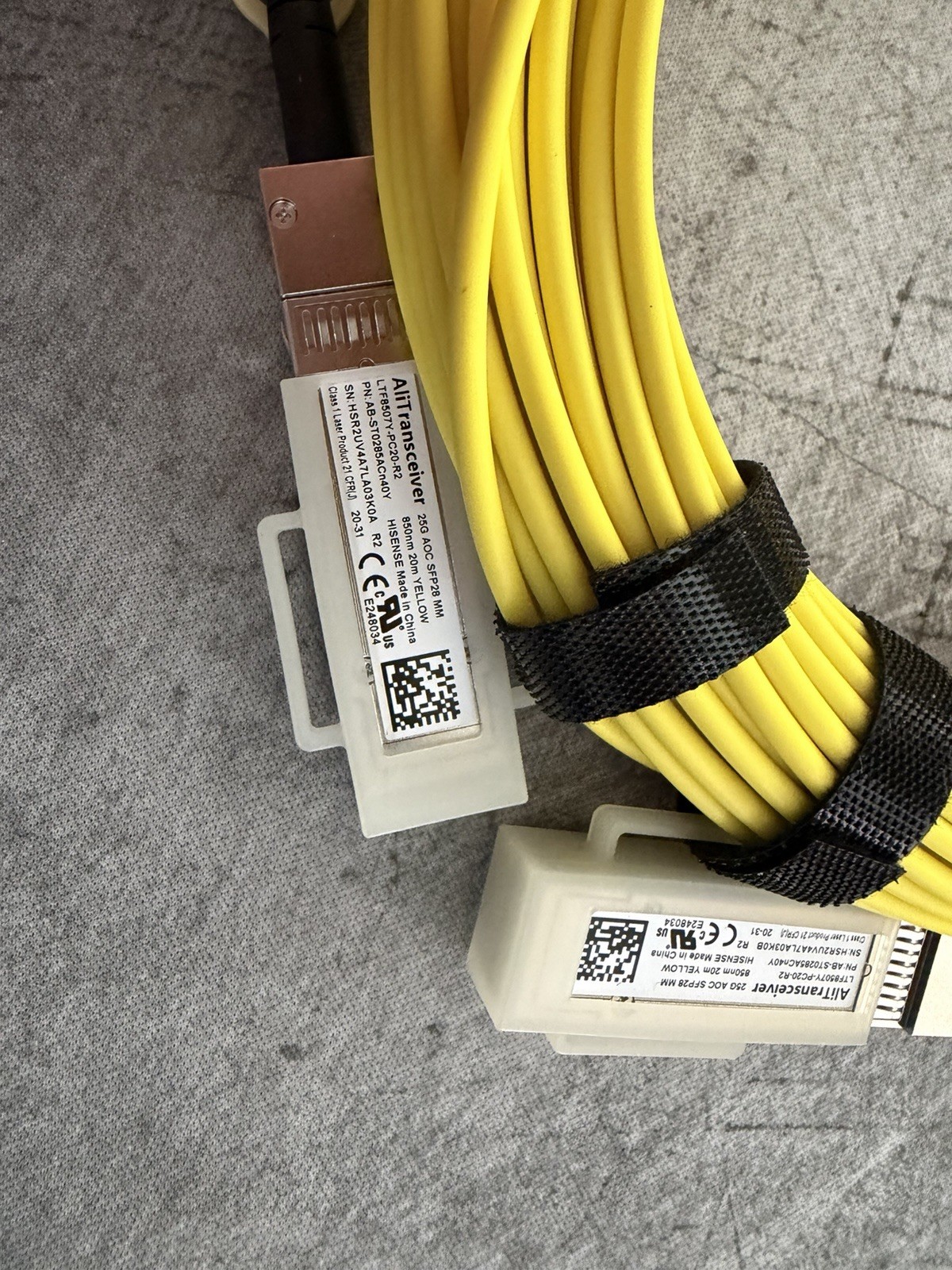 25G SFP28 AOC 20m 850nm MMF Active Optical Fiber Cable Yellow with Transceiver