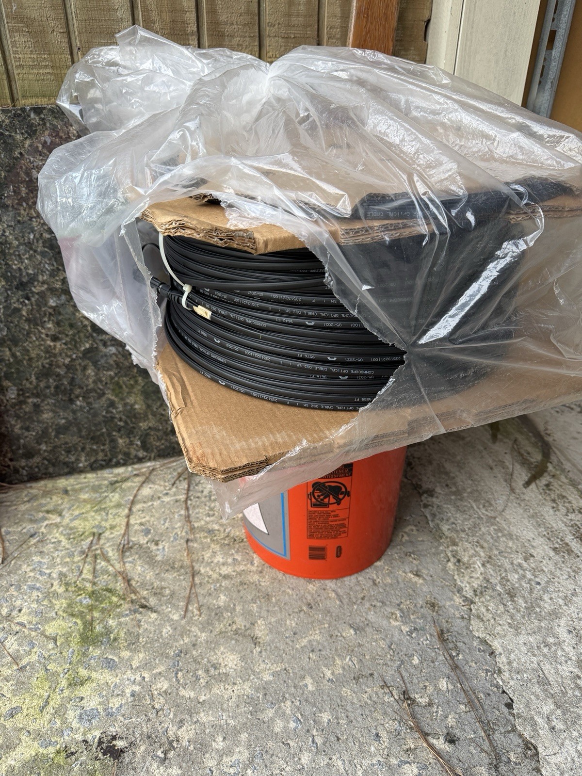 1000 FT Commscope optical cable os2 sm. FHD XX1B 1000FL new in open box