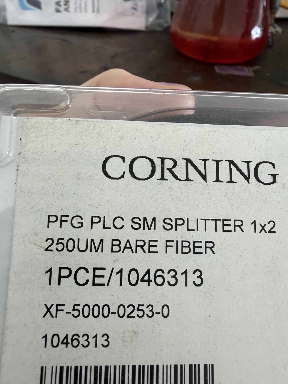 Corning SM PLC Splitter 1×2 250um Bare Fiber 1m Black XF-5000-0253-0
