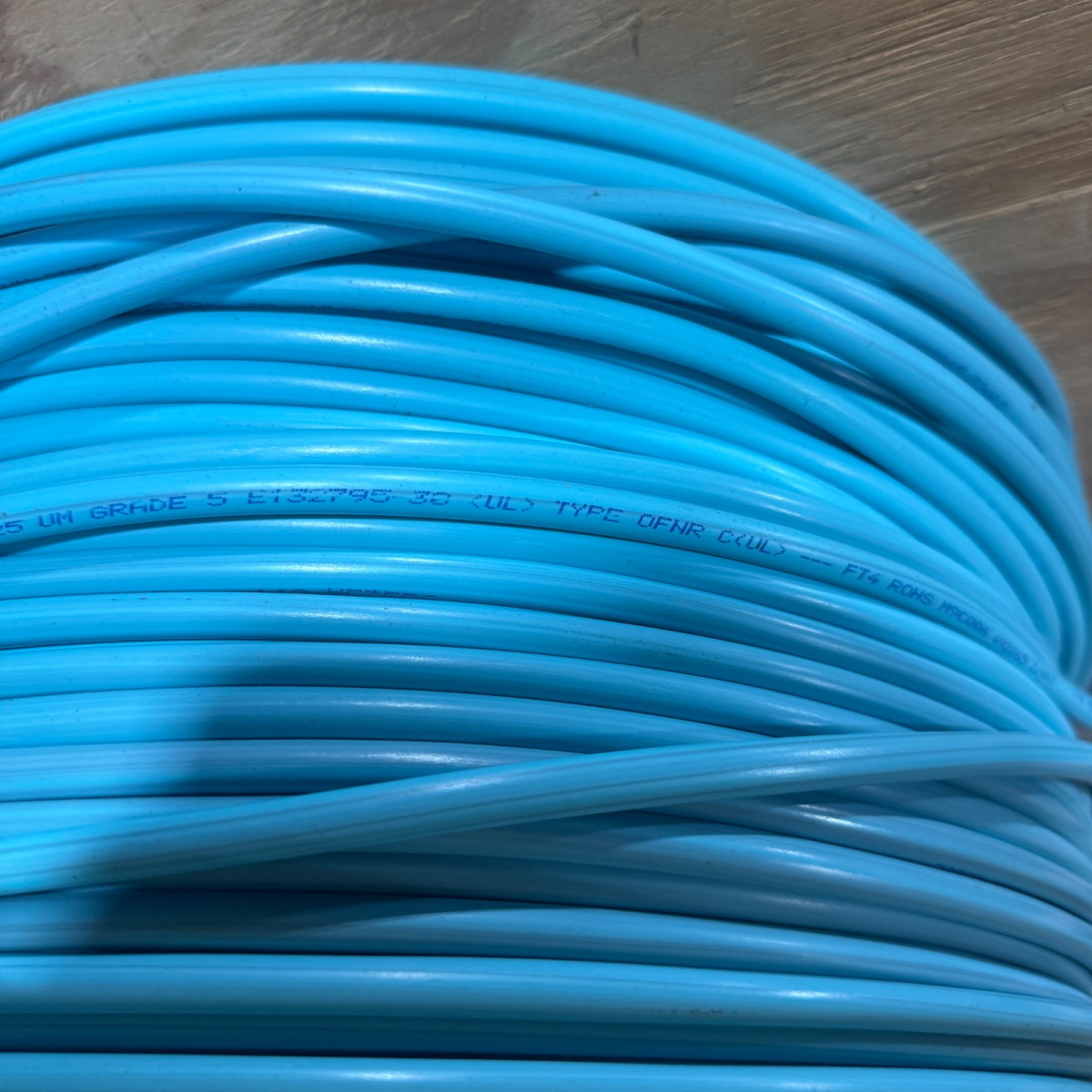 Mohawk M9C006 4-Fiber 50/125 OM3 Multimode Fiber Optic Cable 194m 636ft Reel