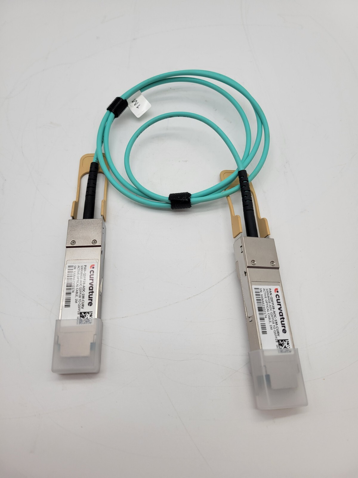 Curvature 6 Active Optical Cable 100Gbase-AOC. QSFP28 to QSFP28 1 meter length