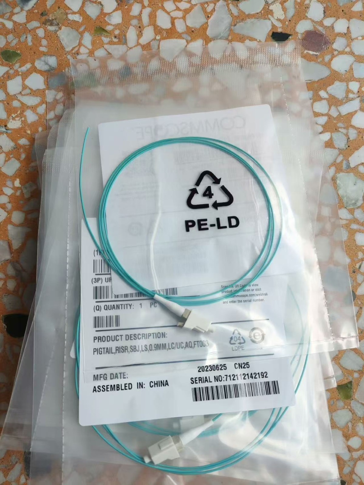 CommScope multimode 10G fiber tail LC 1m OM3/OM4 wire diameter 0.9 （ Lot of 10）