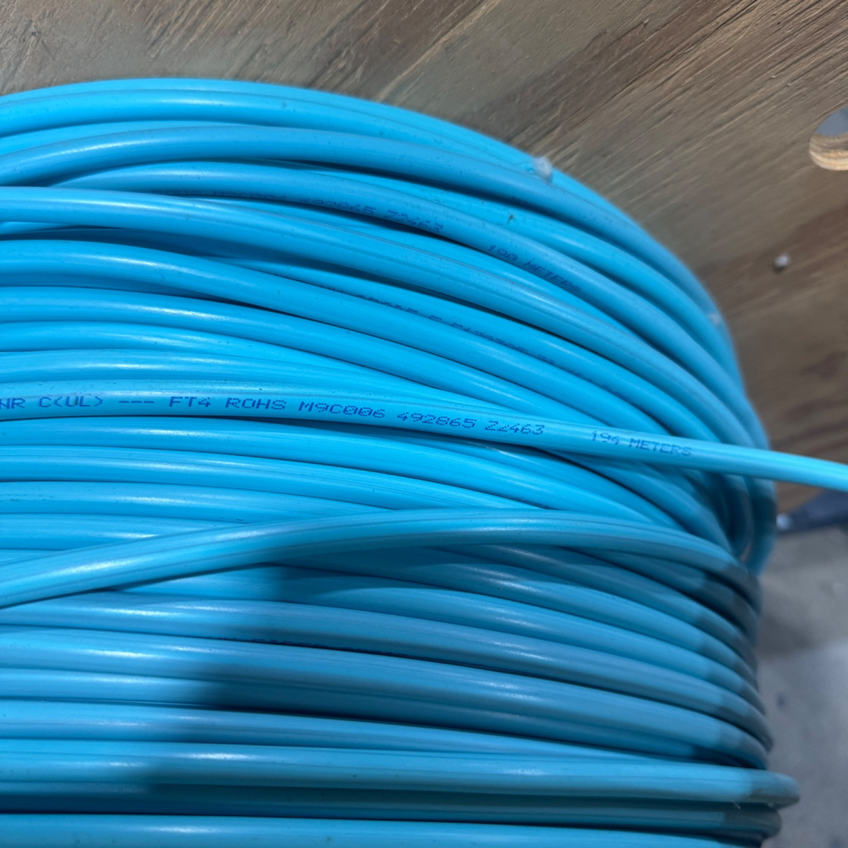 Mohawk M9C006 4-Fiber 50/125 OM3 Multimode Fiber Optic Cable 194m 636ft Reel