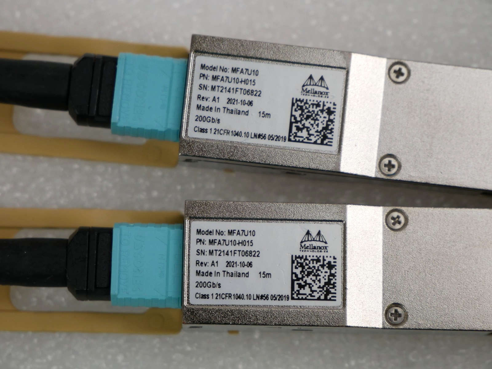 Mellanox MFA7U10-H015 400G OSFP to 2x 200G QSFP56 15m HDR Optical Splitter Cable